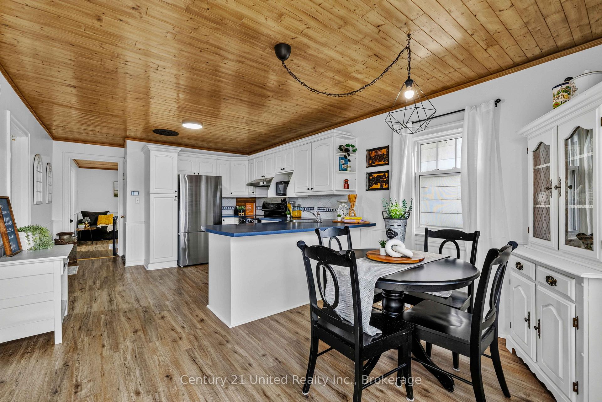 Photo 7 of 882 Peterborough Street, Douro-Dummer — HOMEH
