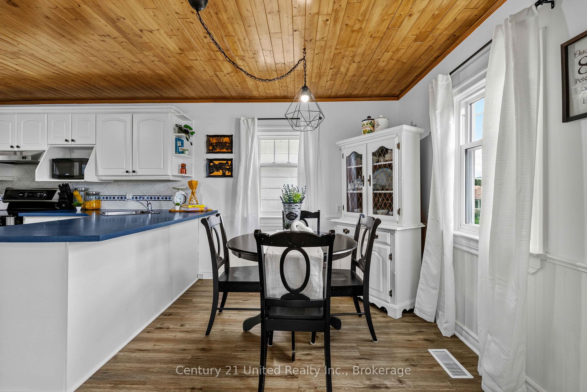 Photo 8 of 882 Peterborough Street, Douro-Dummer — HOMEH
