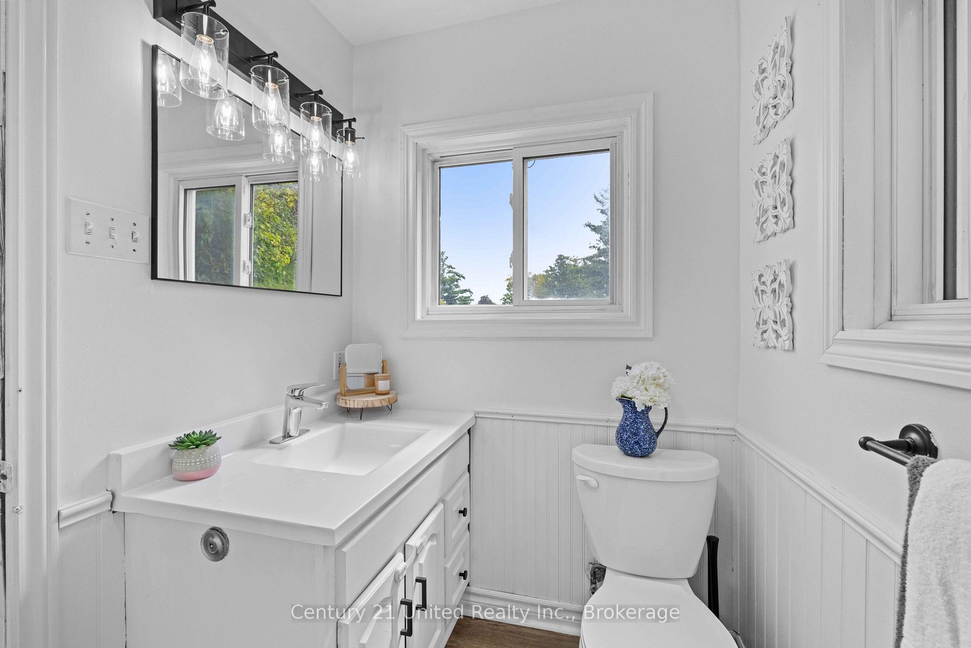 Photo 17 of 882 Peterborough Street, Douro-Dummer — HOMEH