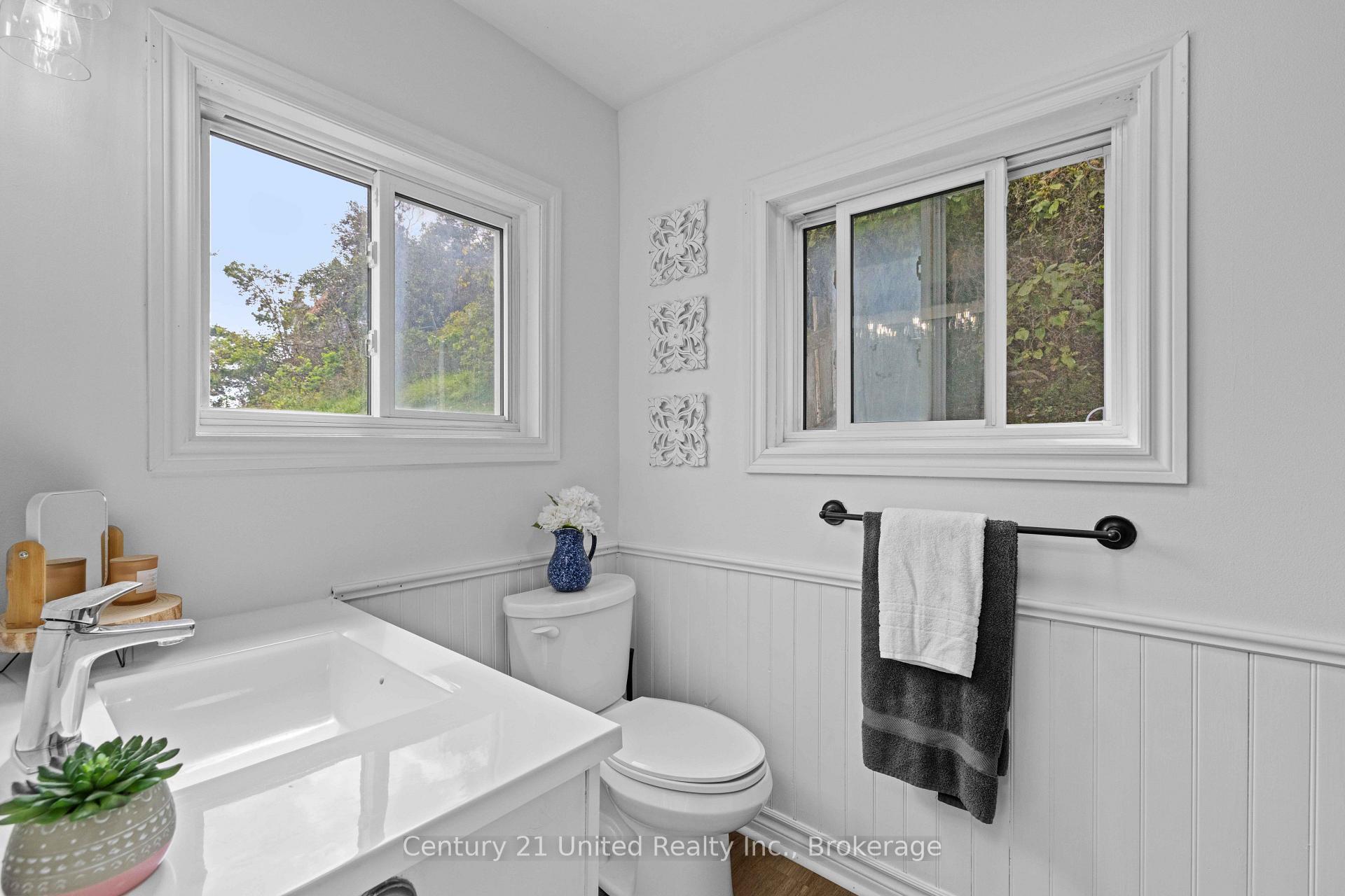Photo 18 of 882 Peterborough Street, Douro-Dummer — HOMEH