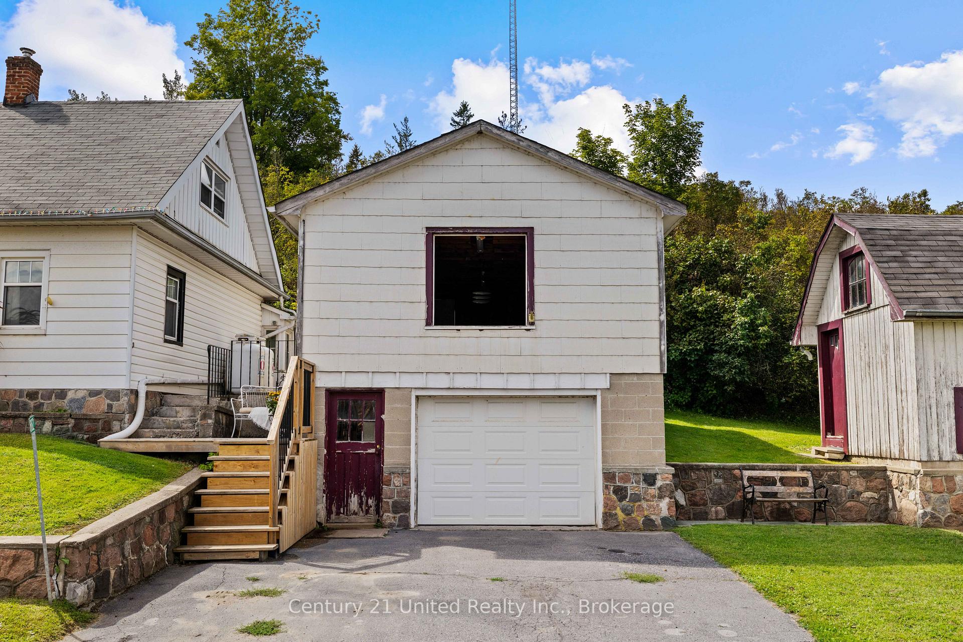 Photo 23 of 882 Peterborough Street, Douro-Dummer — HOMEH