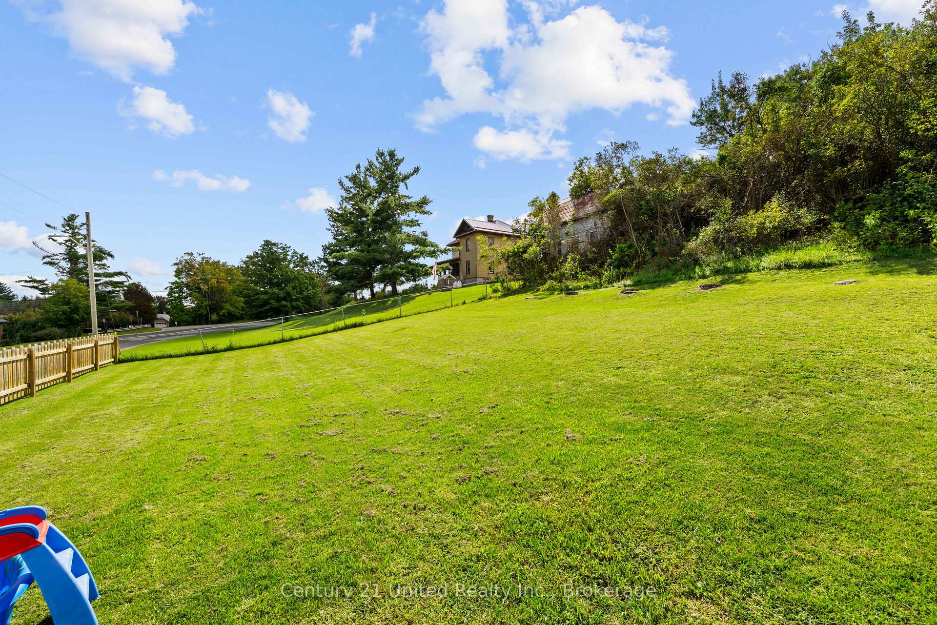 Photo 28 of 882 Peterborough Street, Douro-Dummer — HOMEH