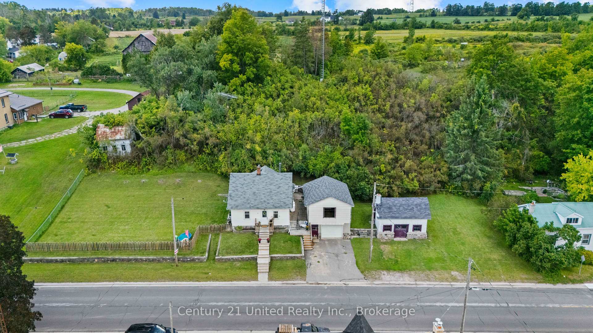 Photo 30 of 882 Peterborough Street, Douro-Dummer — HOMEH