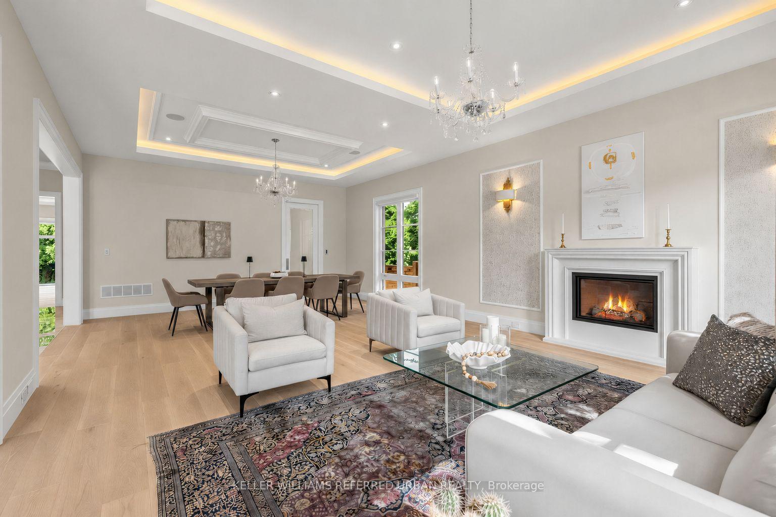 Photo 4 of 130 Upper Canada Drive, North York, St. Andrew-Windfields — HOMEH
