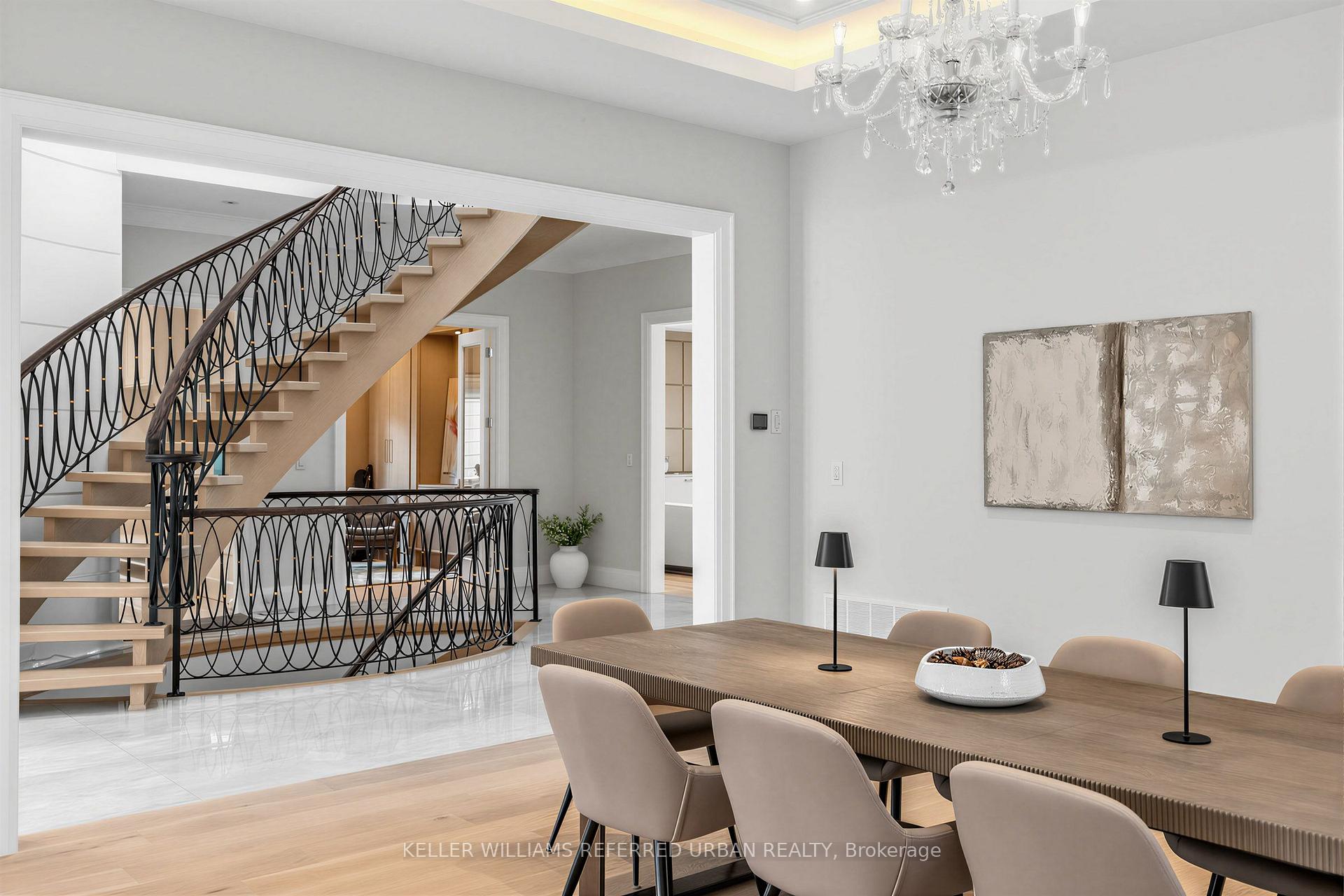 Photo 5 of 130 Upper Canada Drive, North York, St. Andrew-Windfields — HOMEH