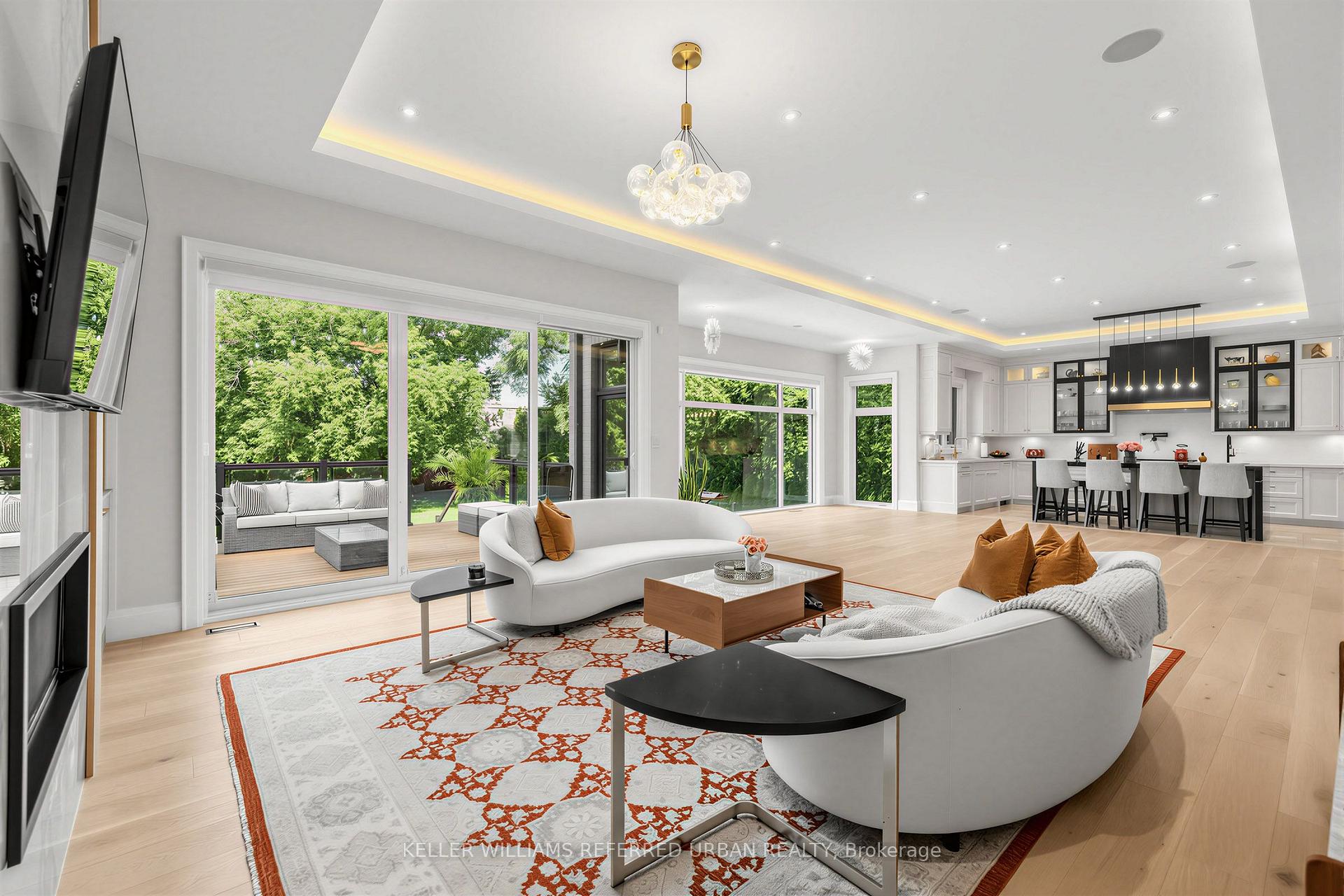 Photo 15 of 130 Upper Canada Drive, North York, St. Andrew-Windfields — HOMEH