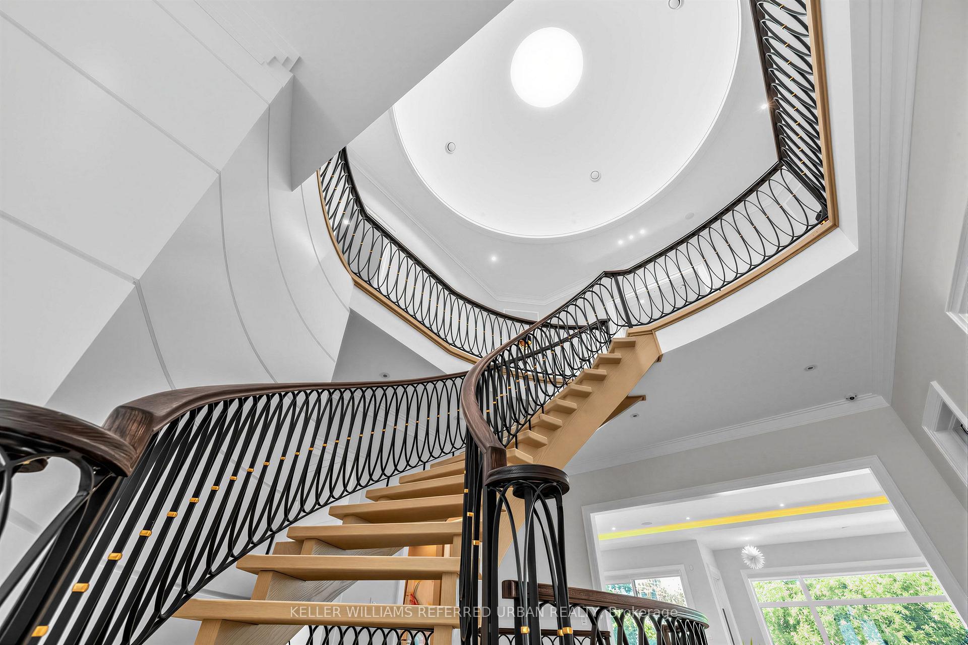 Photo 23 of 130 Upper Canada Drive, North York, St. Andrew-Windfields — HOMEH