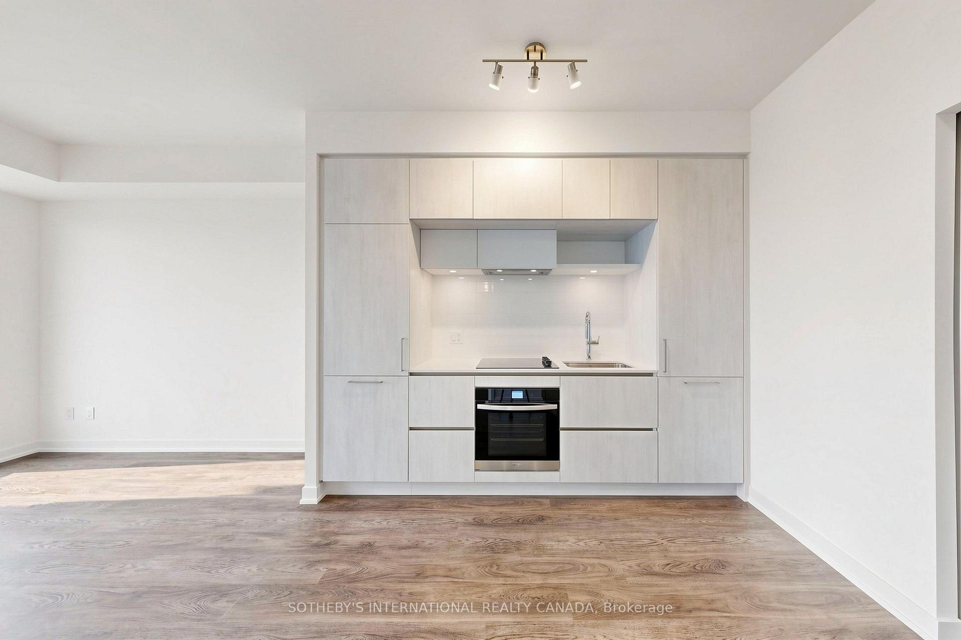 Photo 11 of Unit 1223, 2 David Eyer Road, Richmond Hill, Rural Richmond Hill — HOMEH