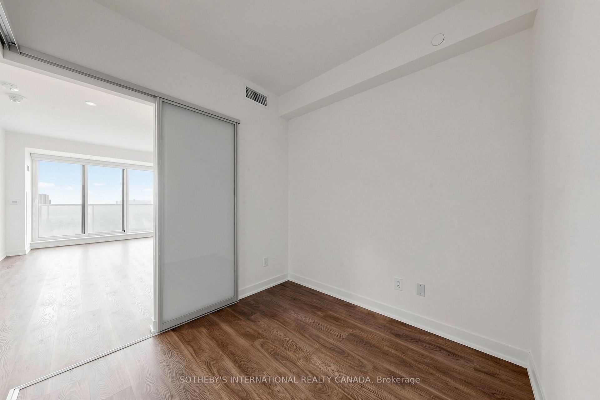 Photo 15 of Unit 1223, 2 David Eyer Road, Richmond Hill, Rural Richmond Hill — HOMEH