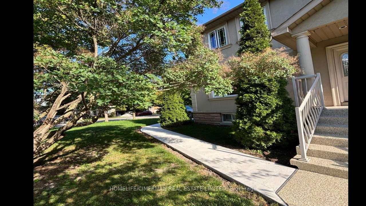 Photo 17 of 43 Riverlea Drive, Etobicoke, Humber Heights — HOMEH