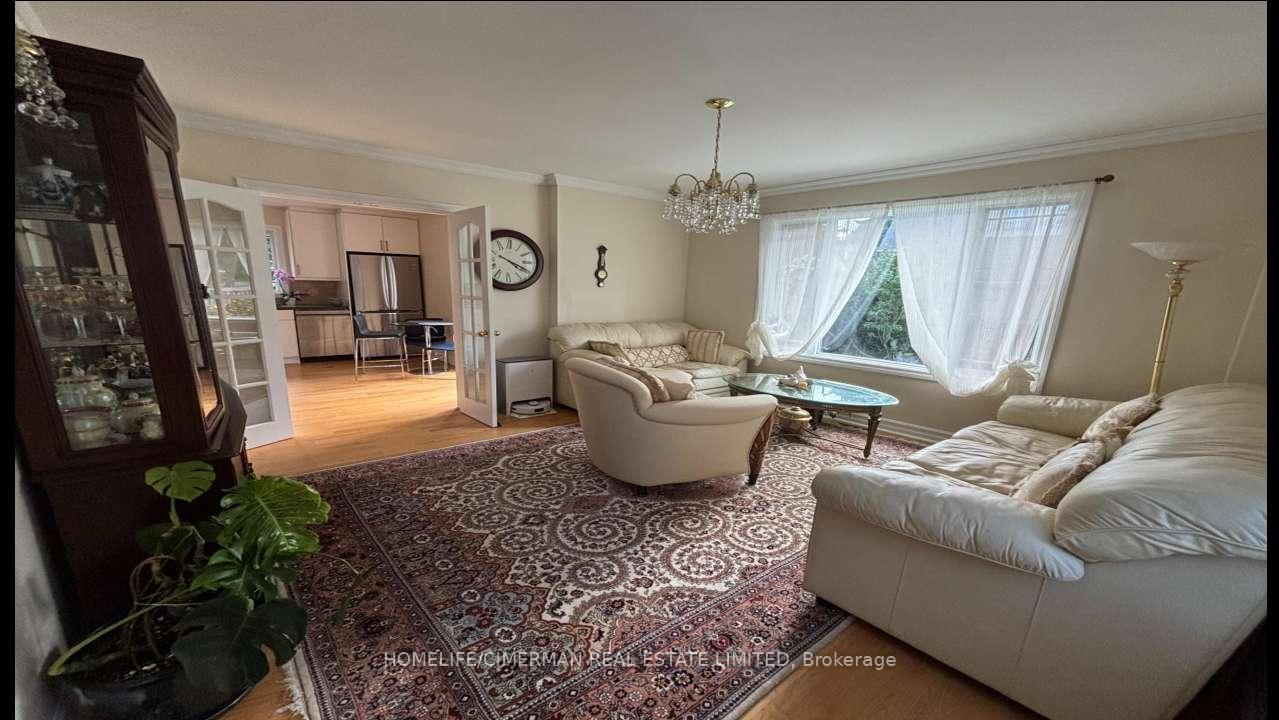 Photo 29 of 43 Riverlea Drive, Etobicoke, Humber Heights — HOMEH