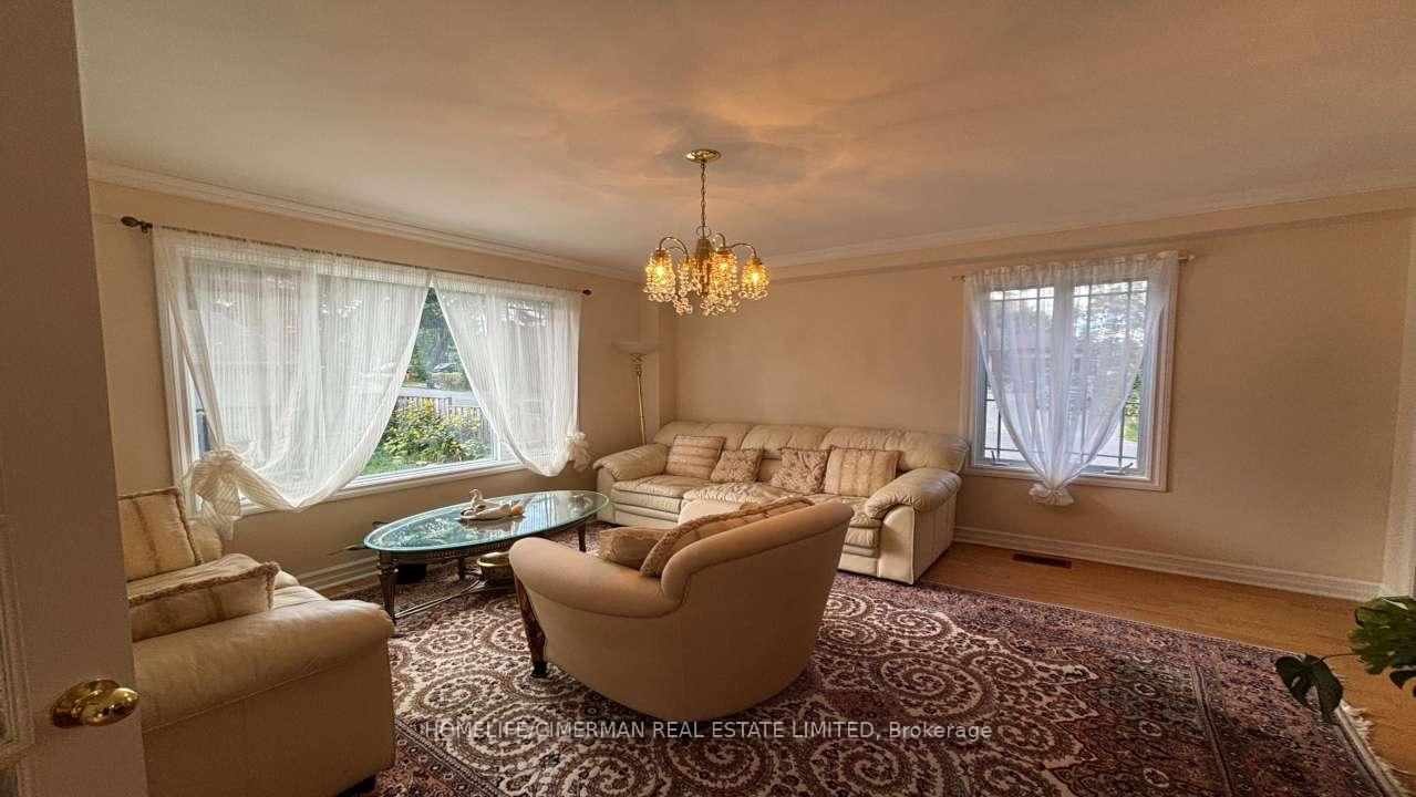 Photo 31 of 43 Riverlea Drive, Etobicoke, Humber Heights — HOMEH