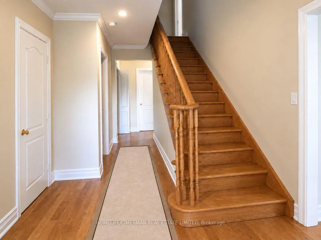 Photo 8 of 43 Riverlea Drive, Etobicoke, Humber Heights — HOMEH