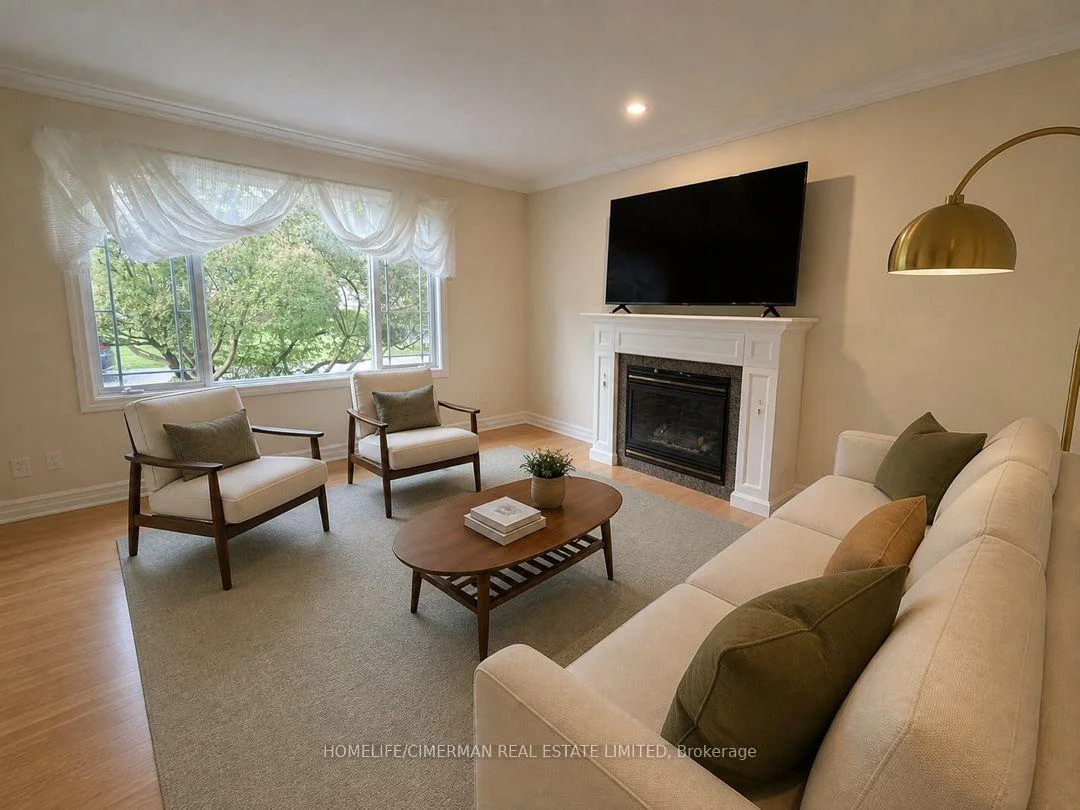 Photo 14 of 43 Riverlea Drive, Etobicoke, Humber Heights — HOMEH