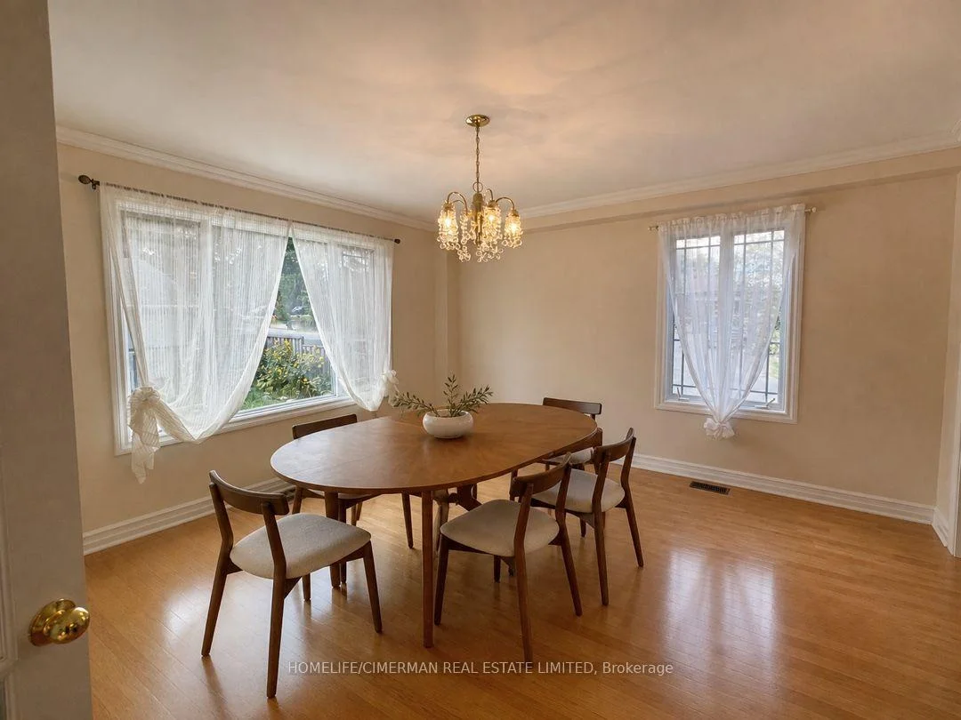 Photo 16 of 43 Riverlea Drive, Etobicoke, Humber Heights — HOMEH