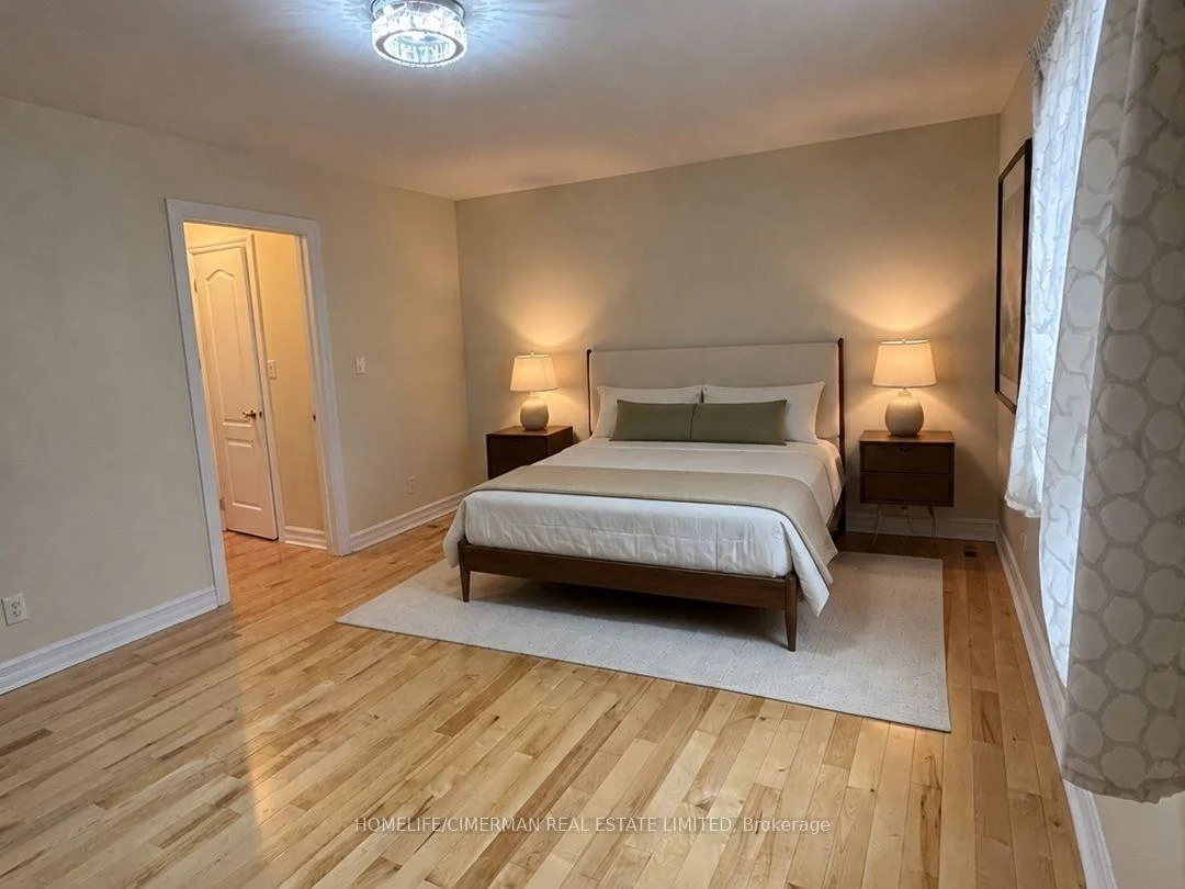Photo 30 of 43 Riverlea Drive, Etobicoke, Humber Heights — HOMEH