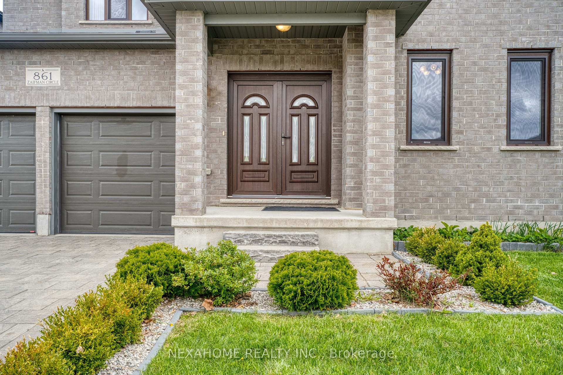 Photo 3 of 861 Zaifman Circle, London, North B — HOMEH