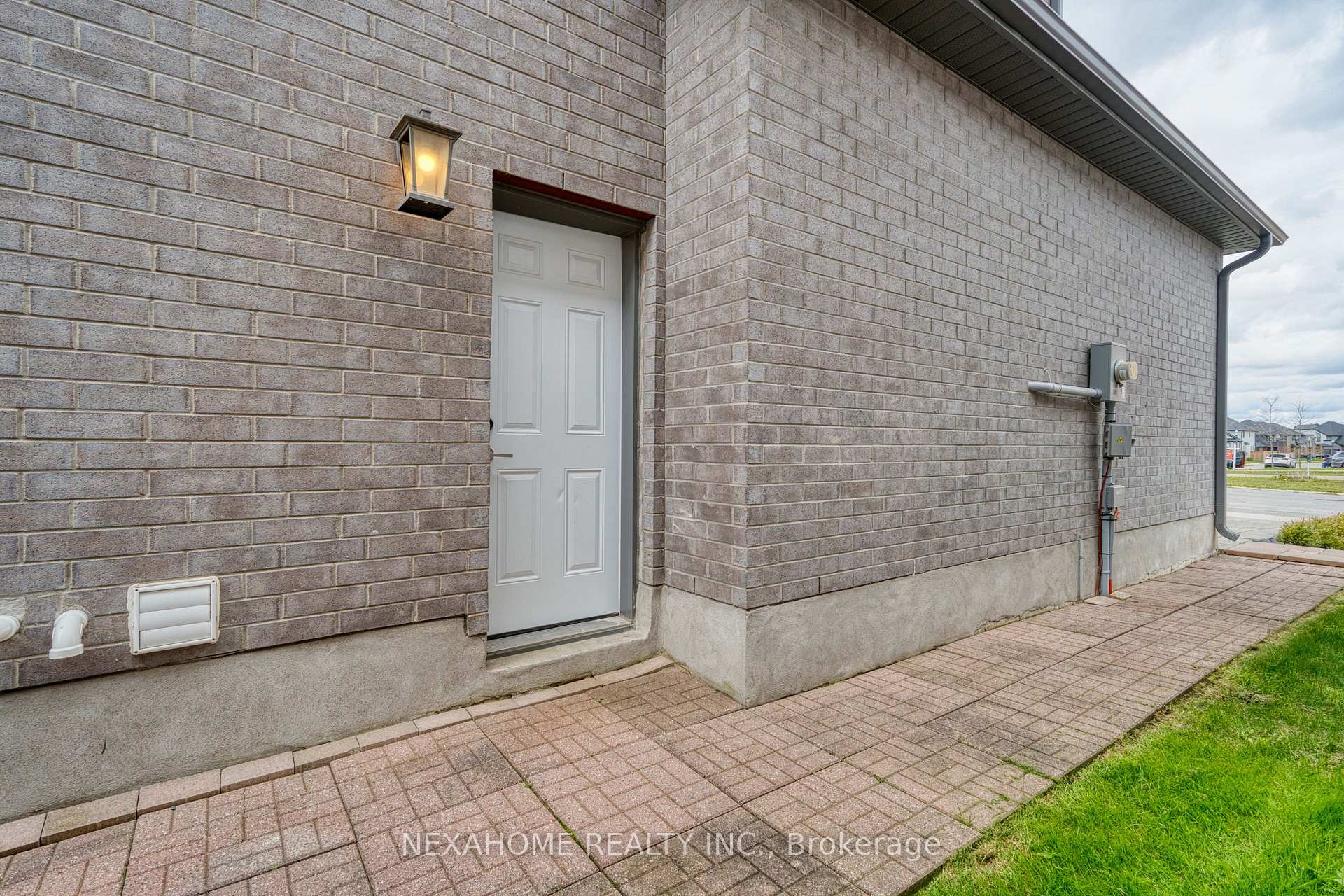 Photo 42 of 861 Zaifman Circle, London, North B — HOMEH