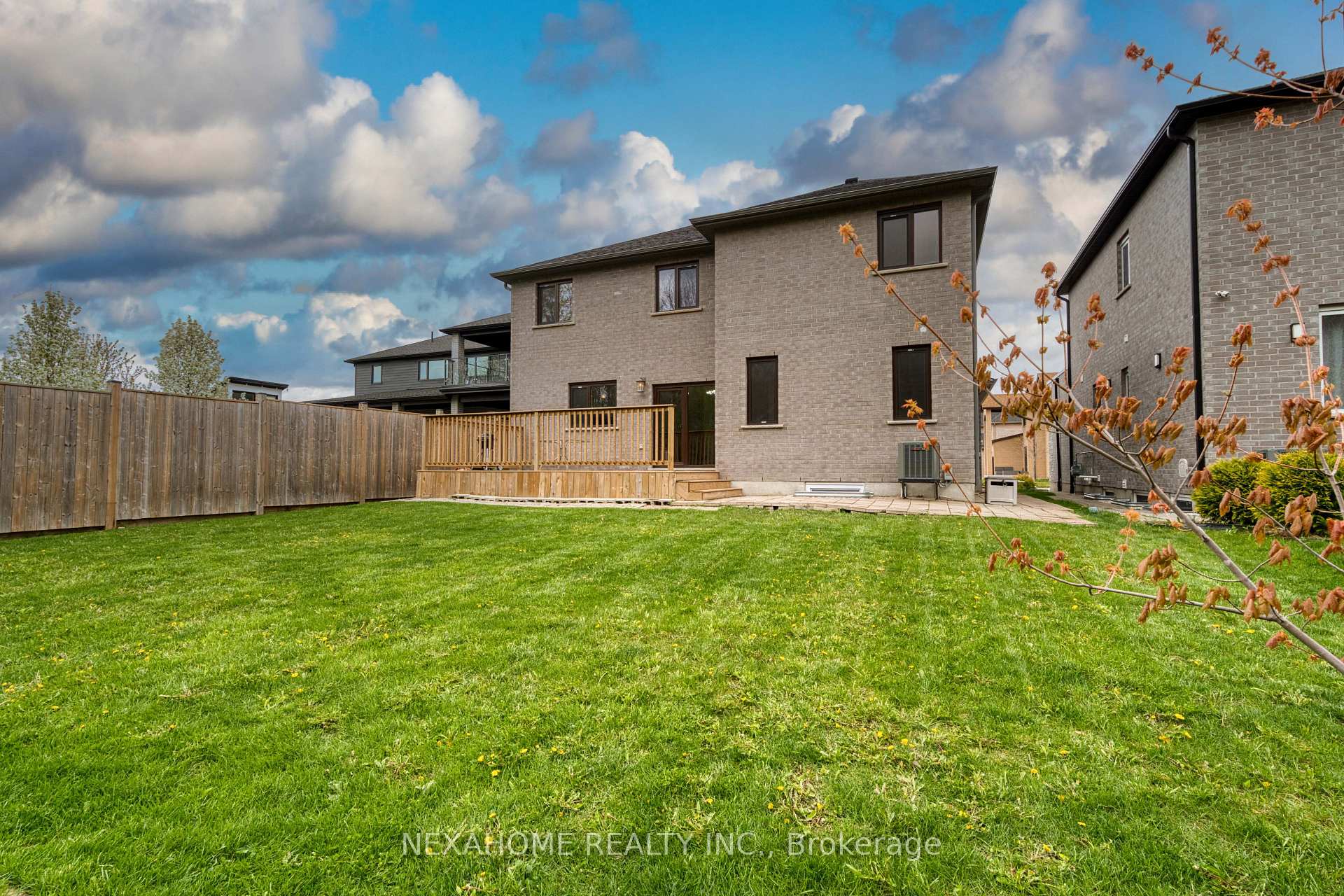 Photo 44 of 861 Zaifman Circle, London, North B — HOMEH