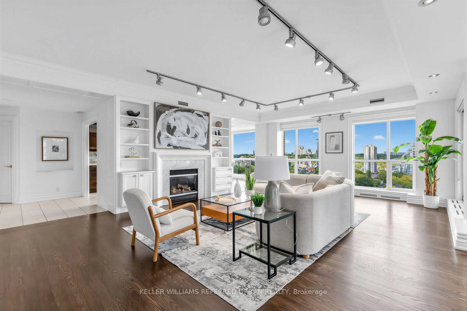 Photo 4 of Unit 1802, 38 Avenue Road, Toronto, The Annex — HOMEH