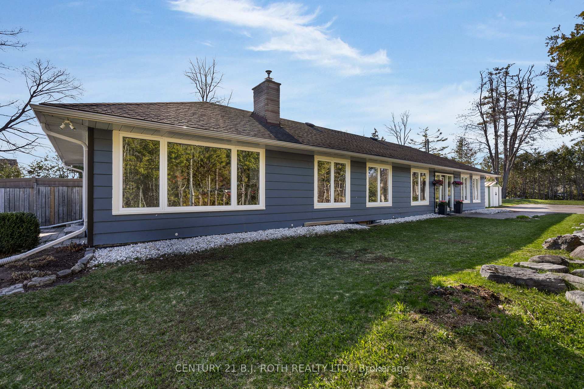Photo 28 of 49 Lakeshore Road E, Oro-Medonte, Rural Oro-Medonte — HOMEH