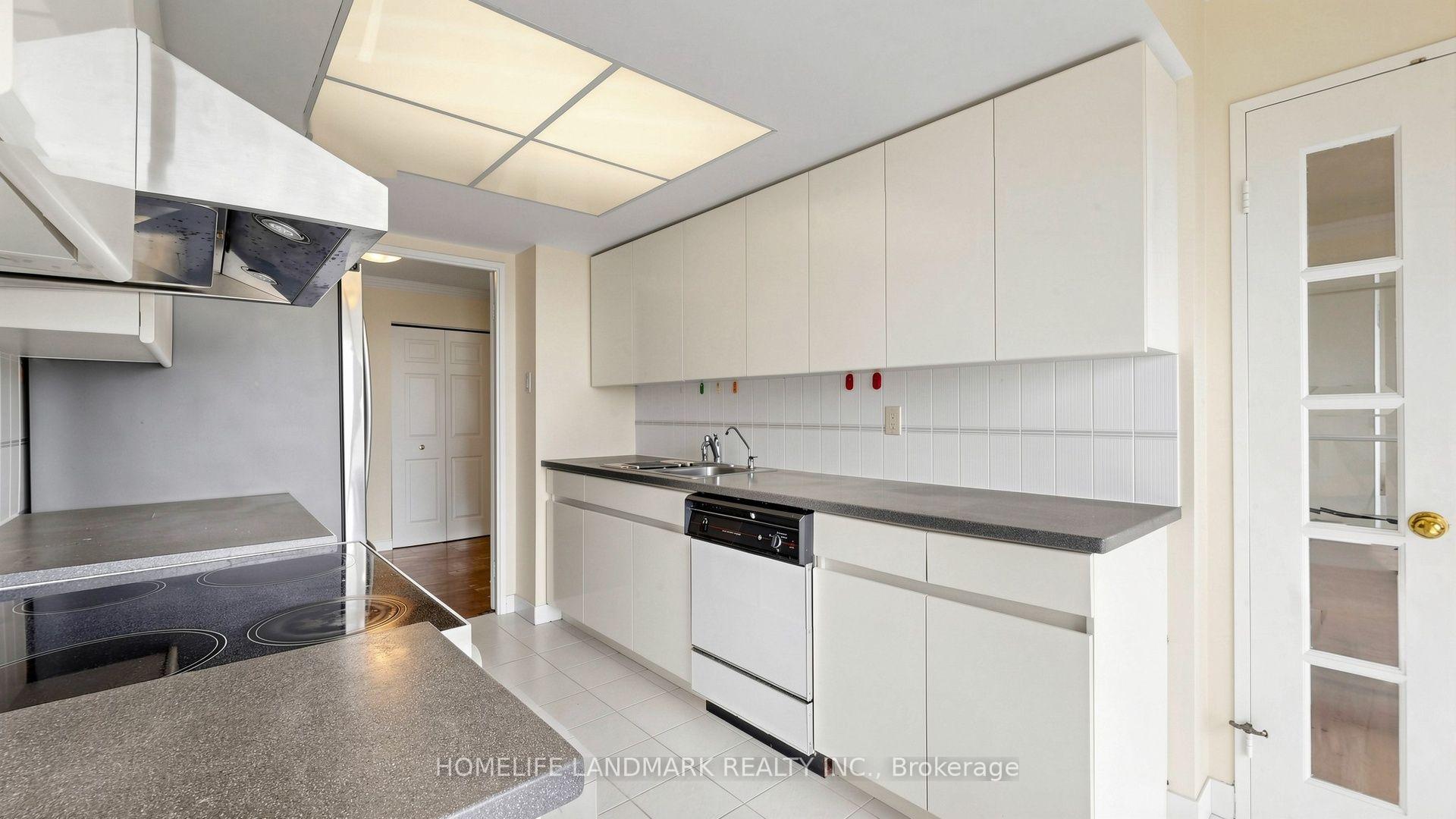 Photo 23 of Unit 913, 7805 Bayview Avenue, Markham, Aileen-Willowbrook — HOMEH