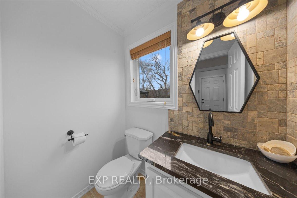 Photo 2 of 4 Bobcat Way, Ottawa, Stittsville (South) — HOMEH