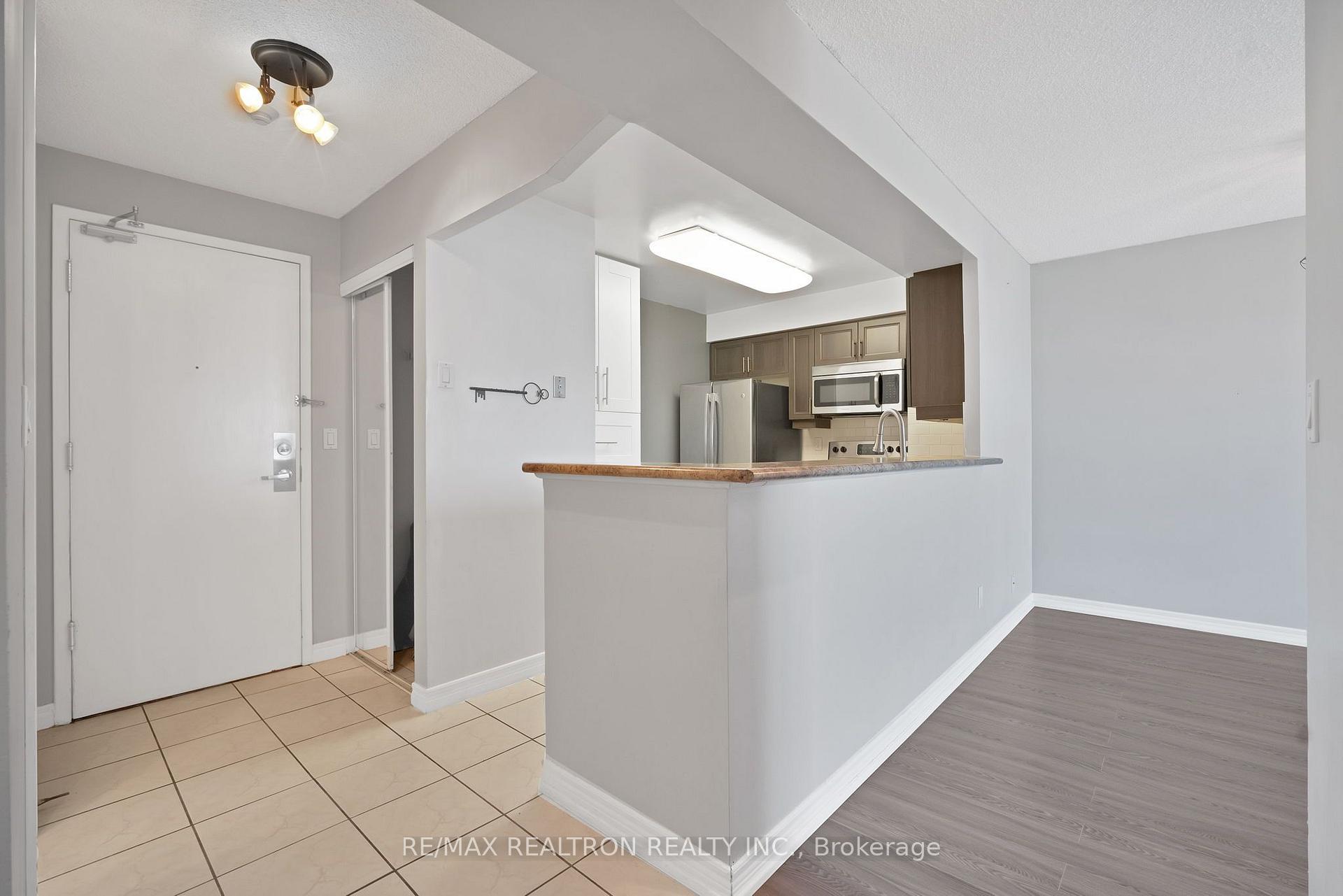 Photo 4 of Unit 738, 68 Corporate Drive, Scarborough, Woburn — HOMEH