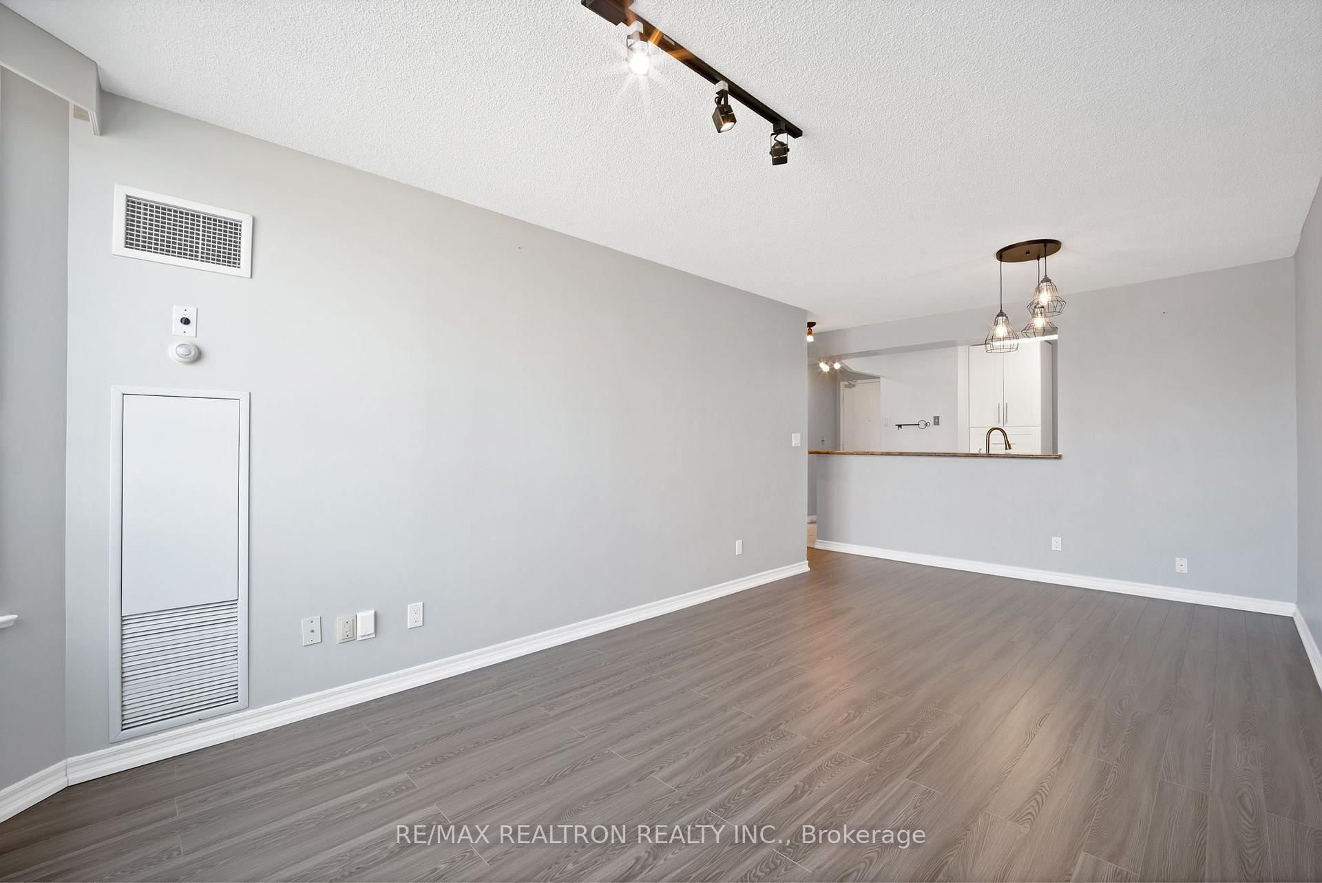 Photo 11 of Unit 738, 68 Corporate Drive, Scarborough, Woburn — HOMEH