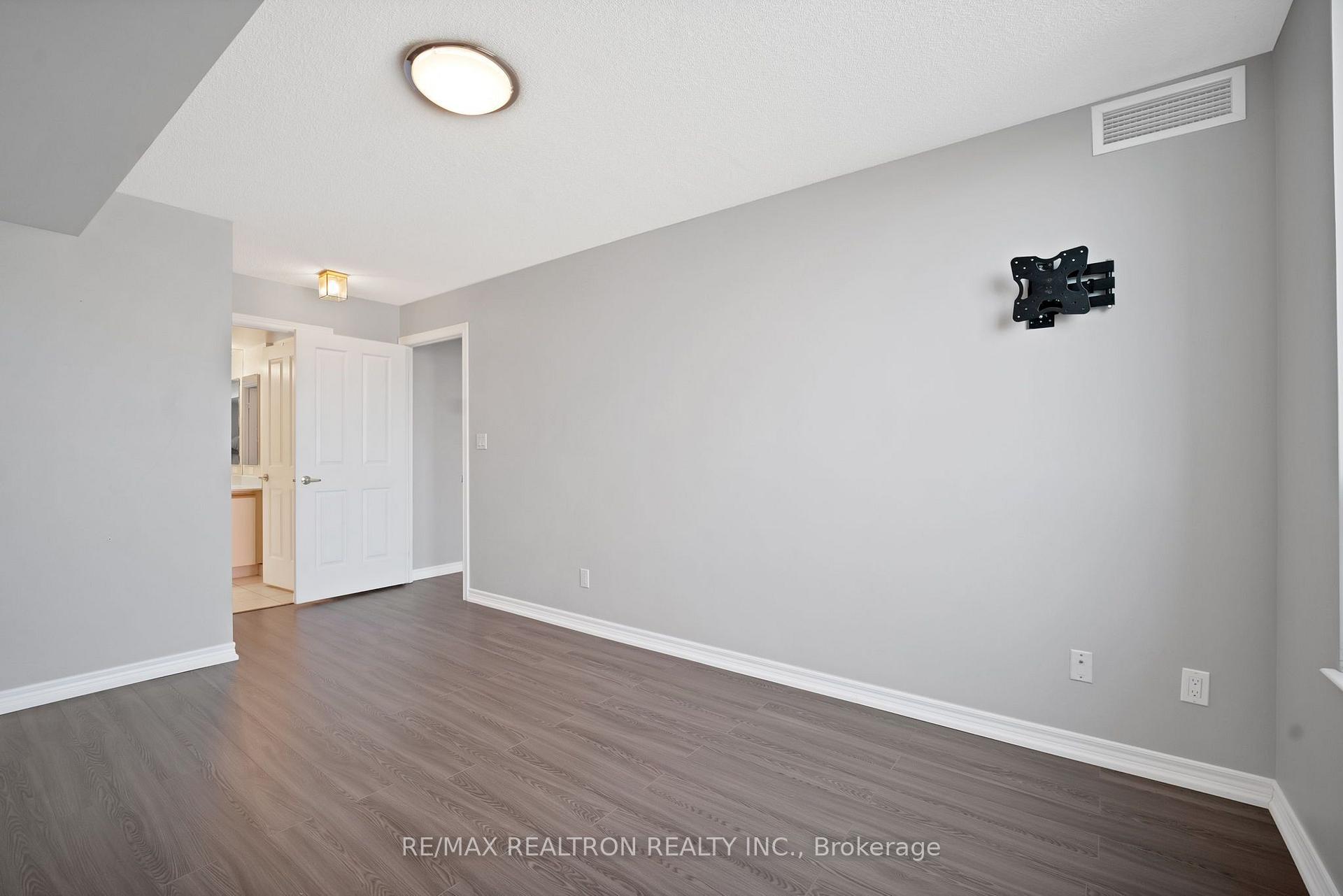 Photo 15 of Unit 738, 68 Corporate Drive, Scarborough, Woburn — HOMEH
