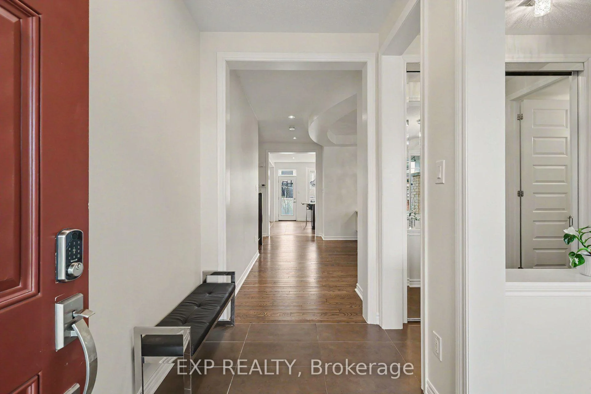 Photo 8 of 39 Pondhawk Way, Ottawa, Barrhaven - Half Moon Bay — HOMEH