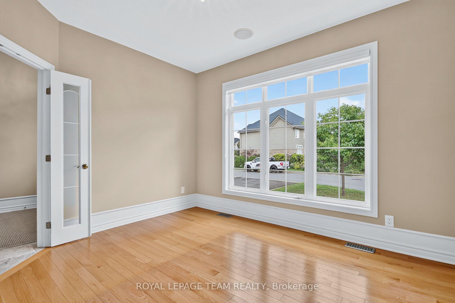 Photo 4 of 201 Trailgate Street, Ottawa, Riverside South/Gloucester Glen — HOMEH
