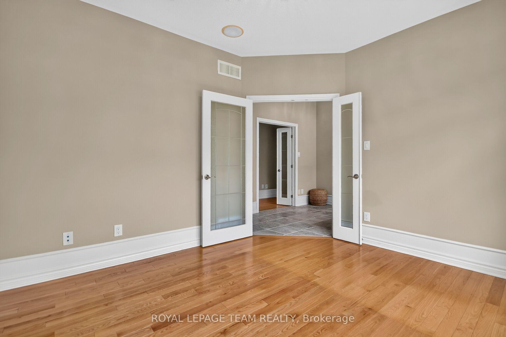Photo 5 of 201 Trailgate Street, Ottawa, Riverside South/Gloucester Glen — HOMEH