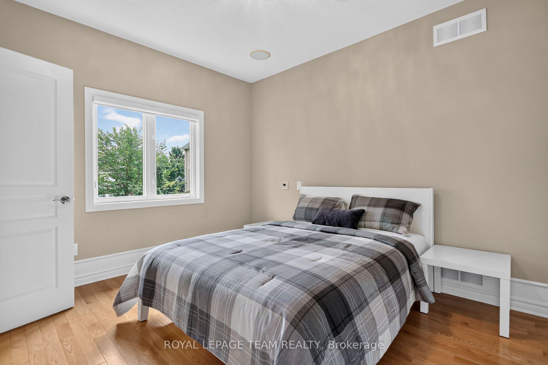 Photo 25 of 201 Trailgate Street, Ottawa, Riverside South/Gloucester Glen — HOMEH
