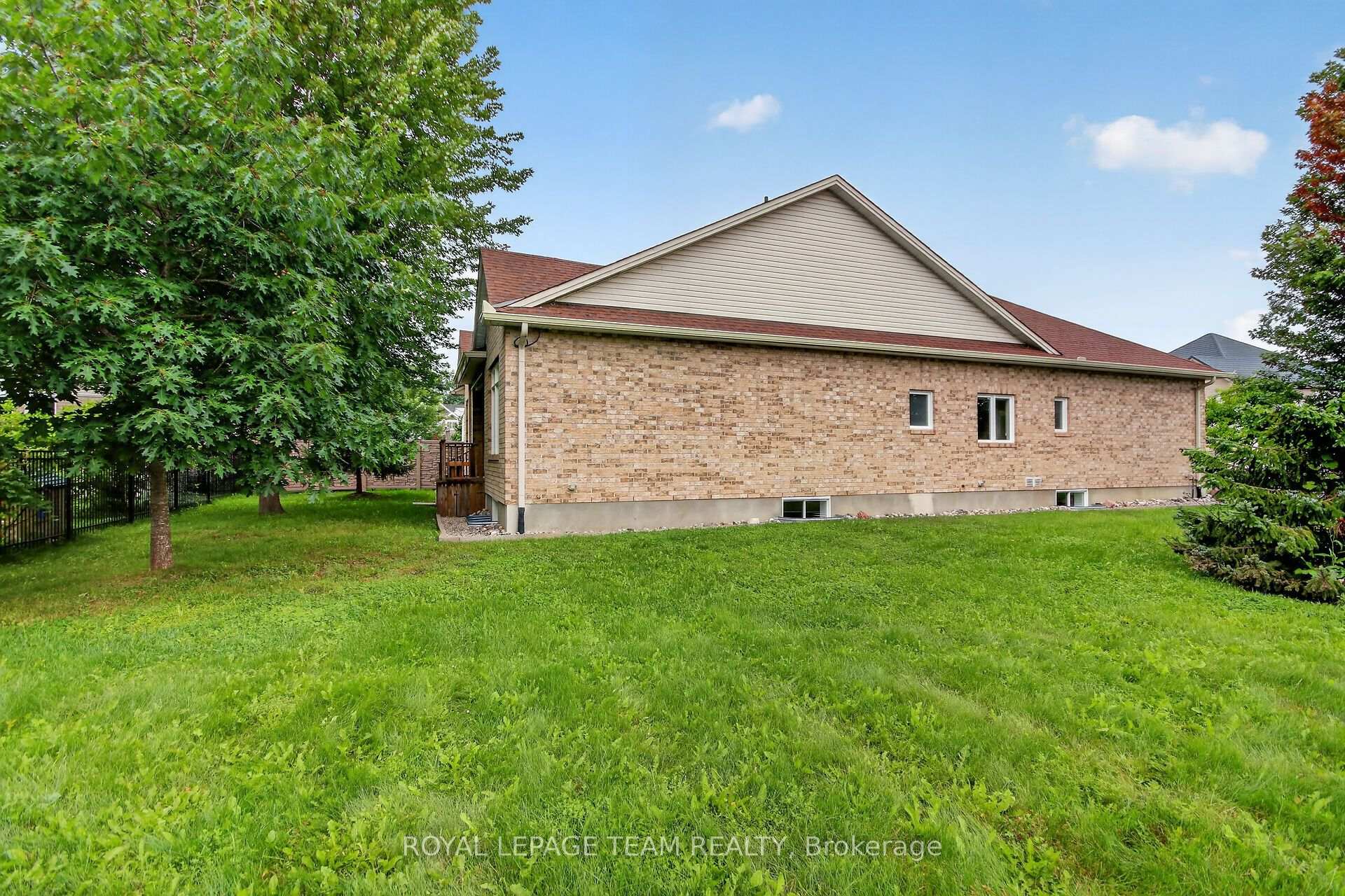 Photo 39 of 201 Trailgate Street, Ottawa, Riverside South/Gloucester Glen — HOMEH