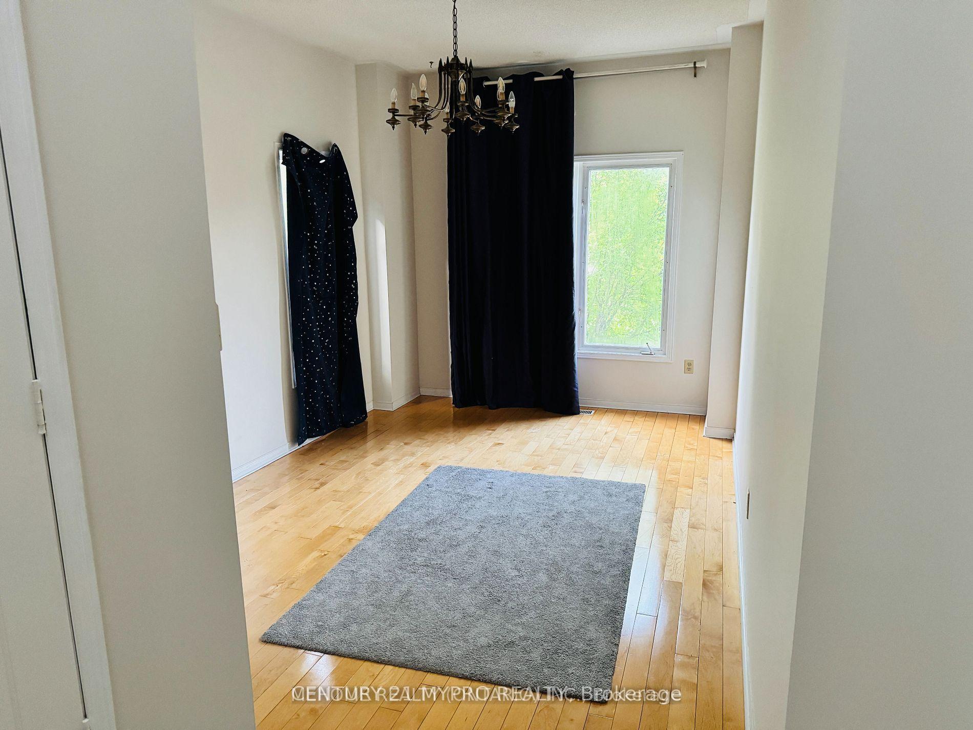 Photo 2 of 46 Cranleigh Drive, Markham, Unionville — HOMEH