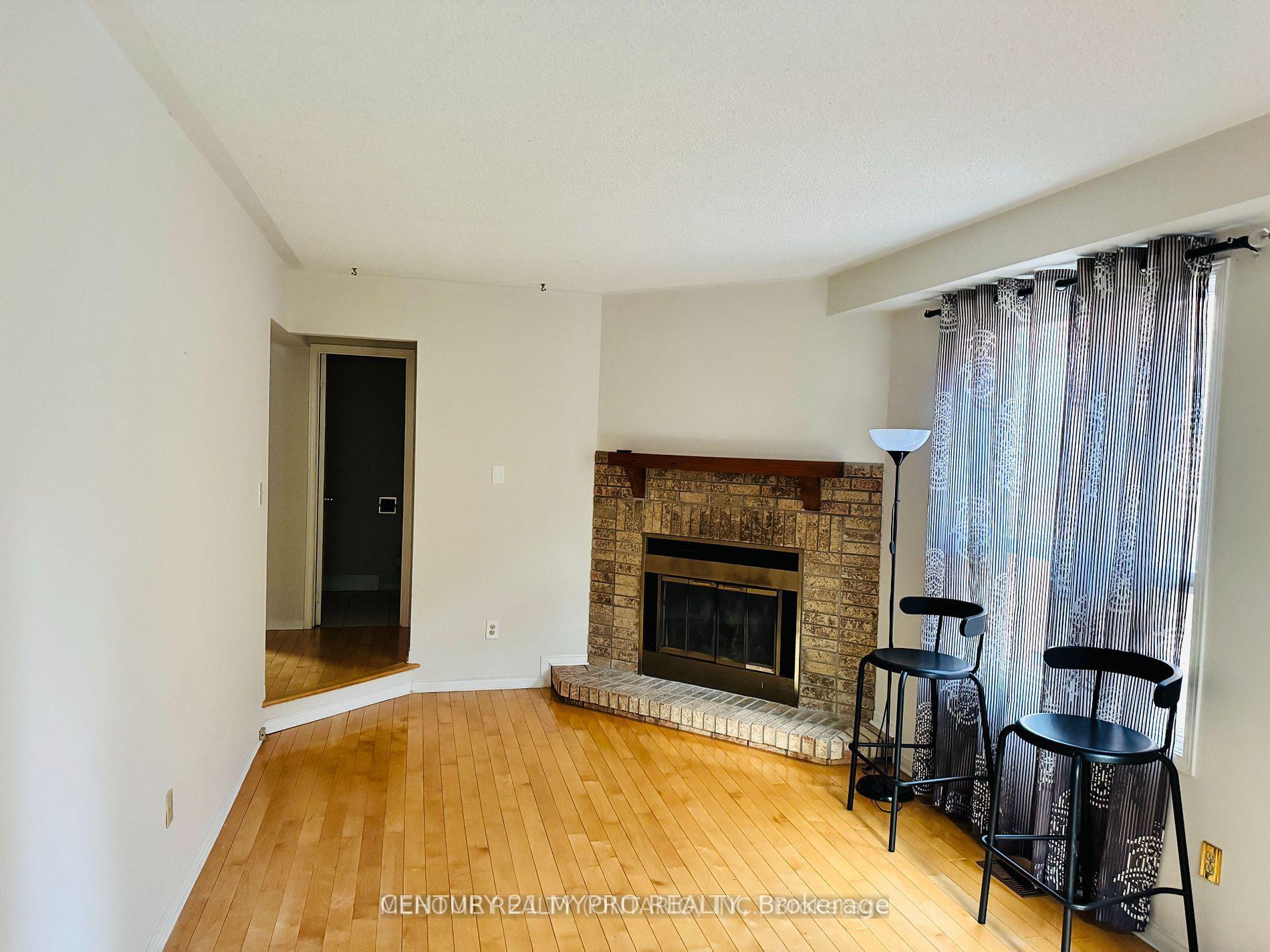 Photo 7 of 46 Cranleigh Drive, Markham, Unionville — HOMEH