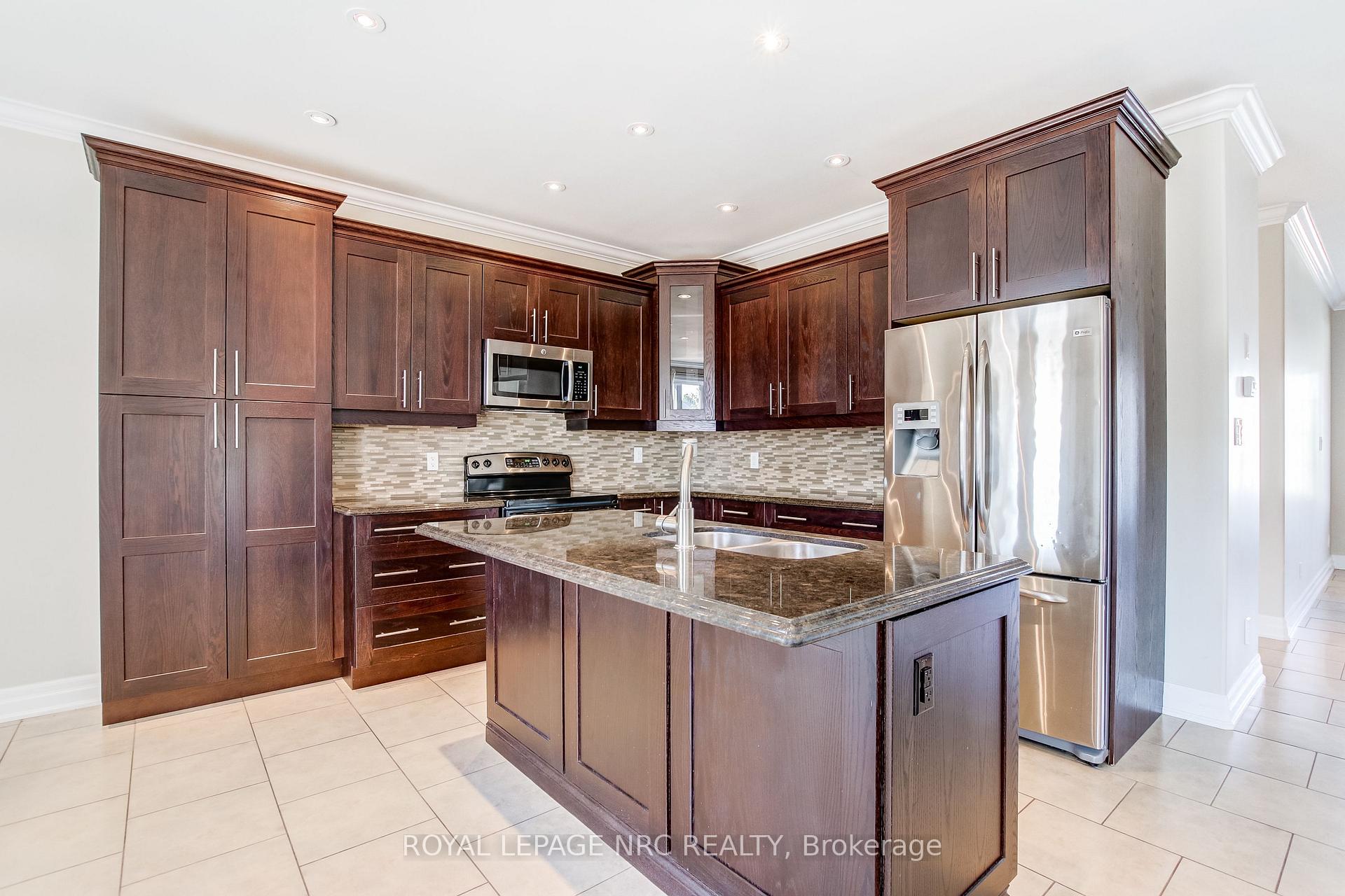 Photo 4 of 5784 Ironwood Street, Niagara Falls, Forestview — HOMEH