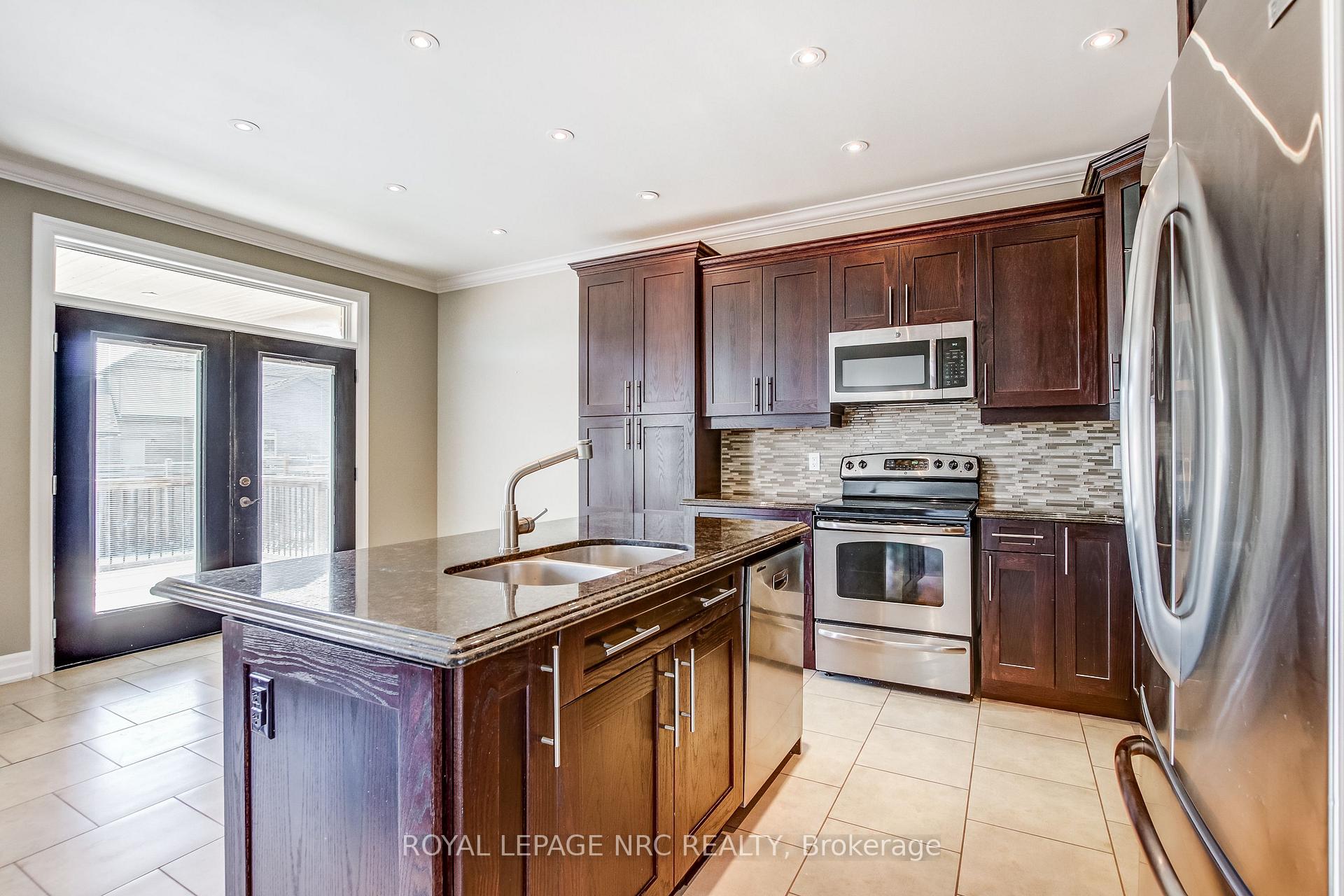Photo 5 of 5784 Ironwood Street, Niagara Falls, Forestview — HOMEH