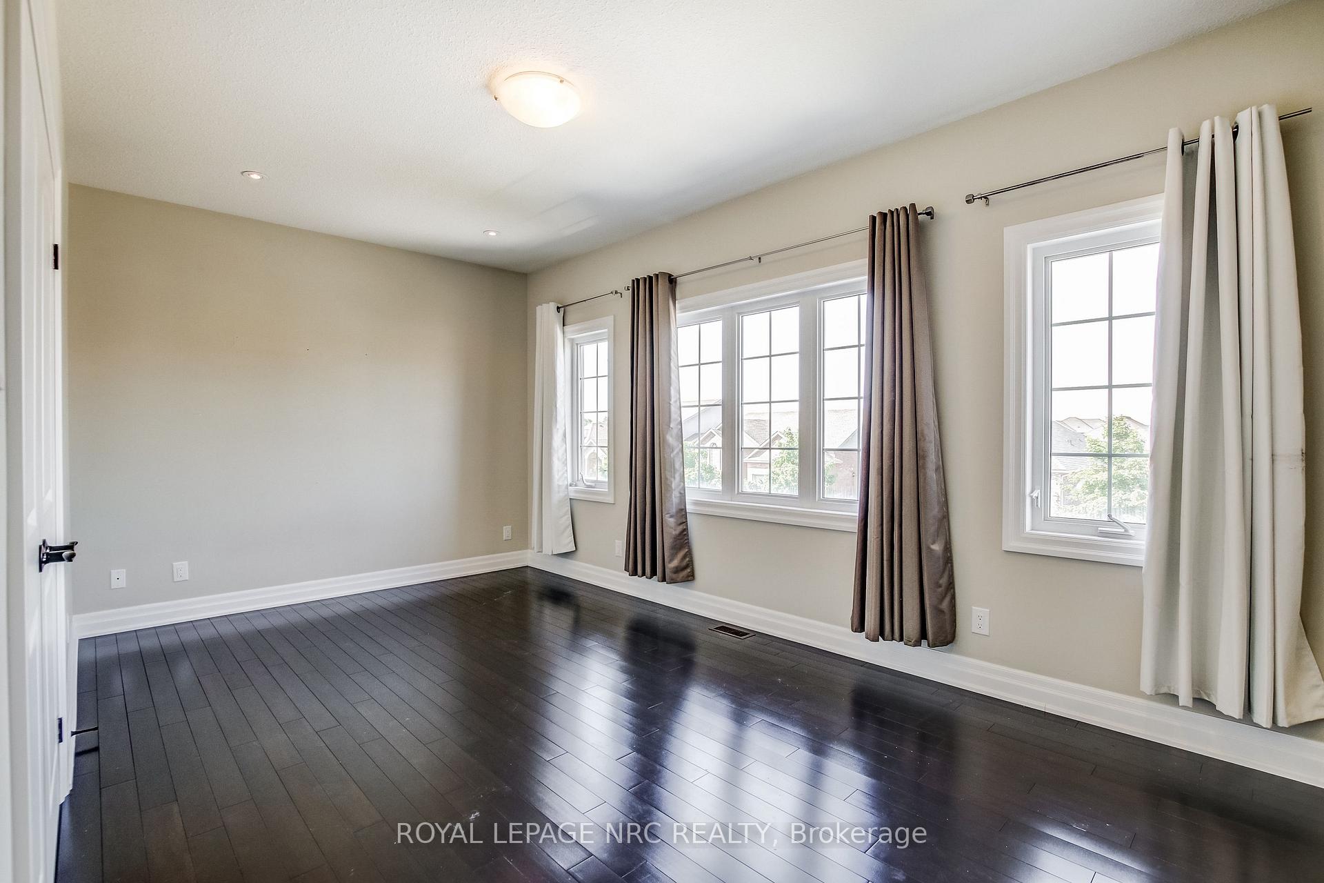 Photo 13 of 5784 Ironwood Street, Niagara Falls, Forestview — HOMEH