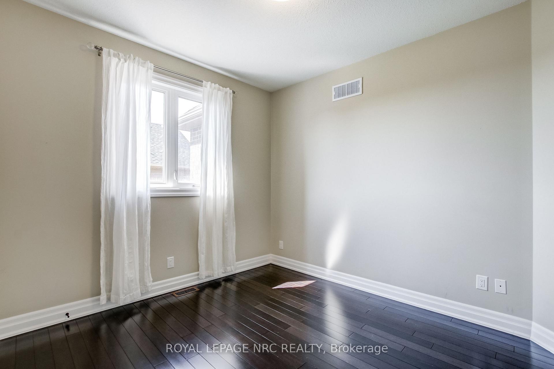 Photo 14 of 5784 Ironwood Street, Niagara Falls, Forestview — HOMEH