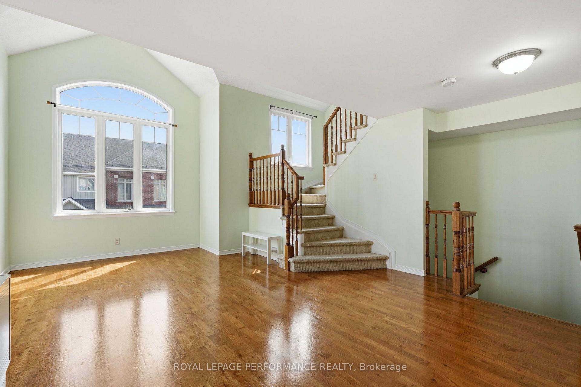 Photo 6 of Unit 8, 568 Reardon Private, Ottawa, Heron Gate/Industrial Park — HOMEH