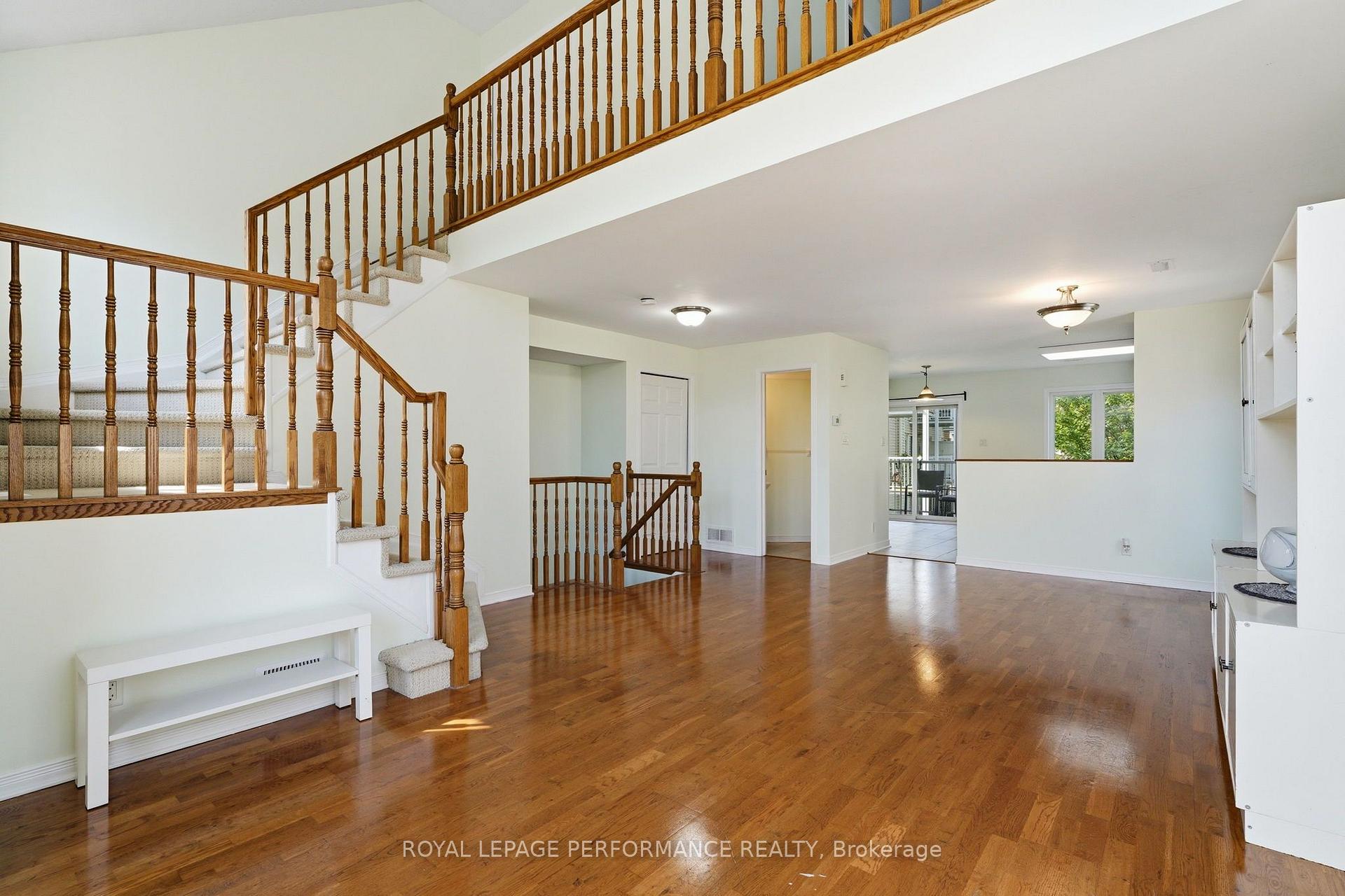 Photo 7 of Unit 8, 568 Reardon Private, Ottawa, Heron Gate/Industrial Park — HOMEH