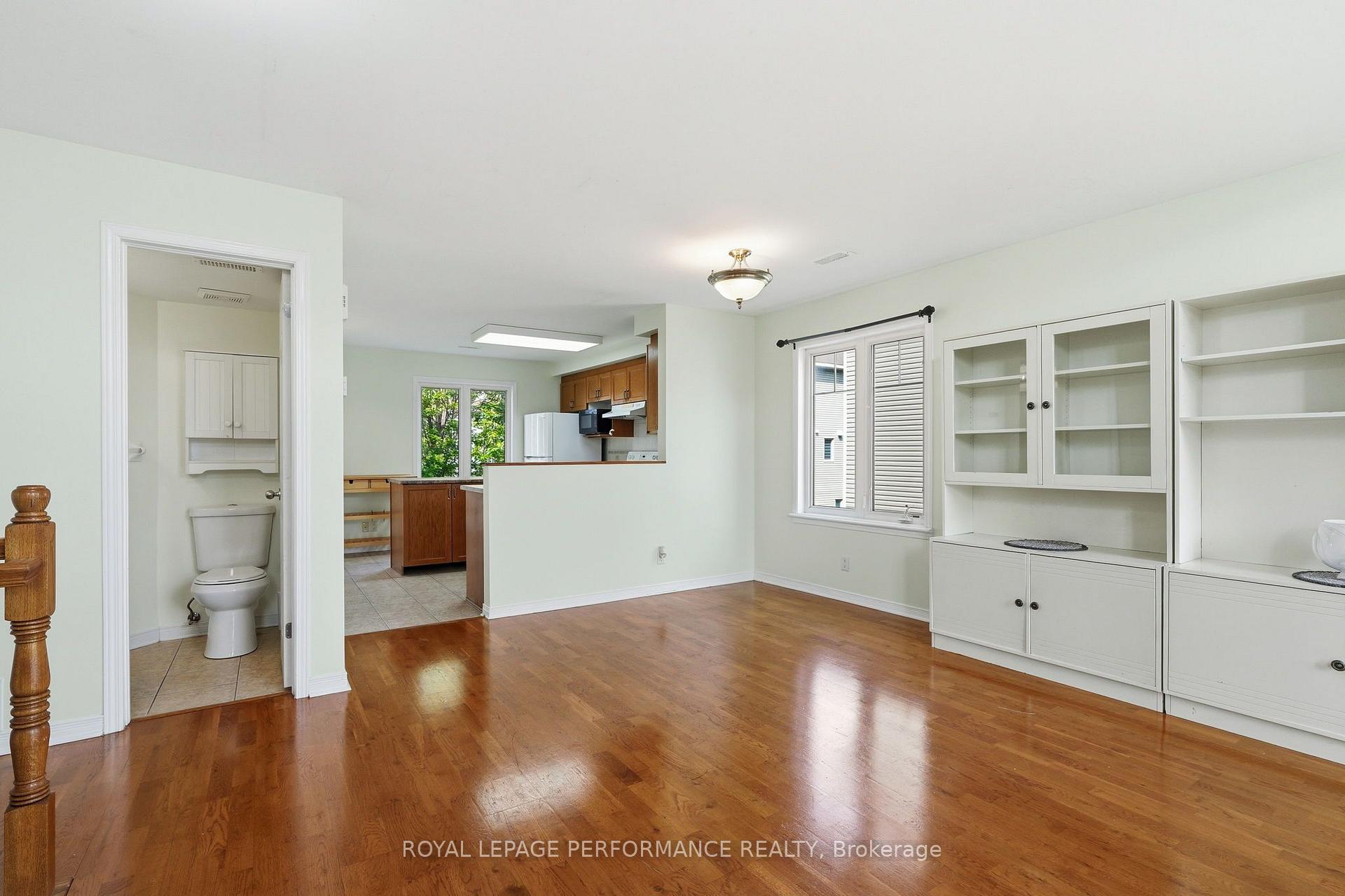 Photo 8 of Unit 8, 568 Reardon Private, Ottawa, Heron Gate/Industrial Park — HOMEH