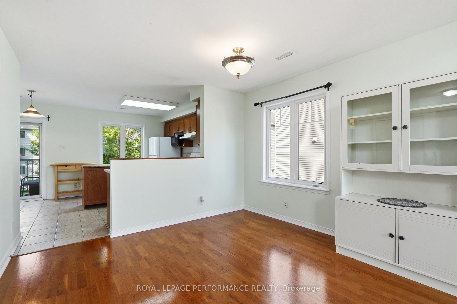 Photo 9 of Unit 8, 568 Reardon Private, Ottawa, Heron Gate/Industrial Park — HOMEH