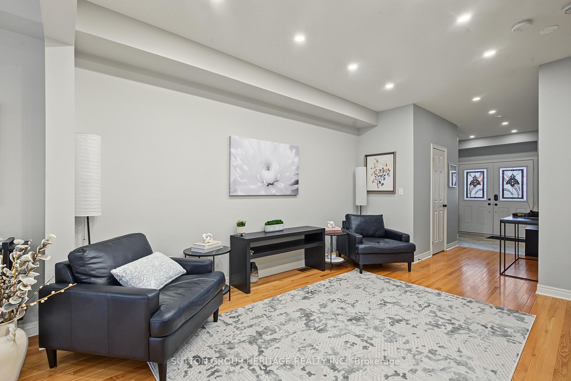 Photo 2 of 15 Clarinet Lane, Whitchurch-Stouffville, Stouffville — HOMEH