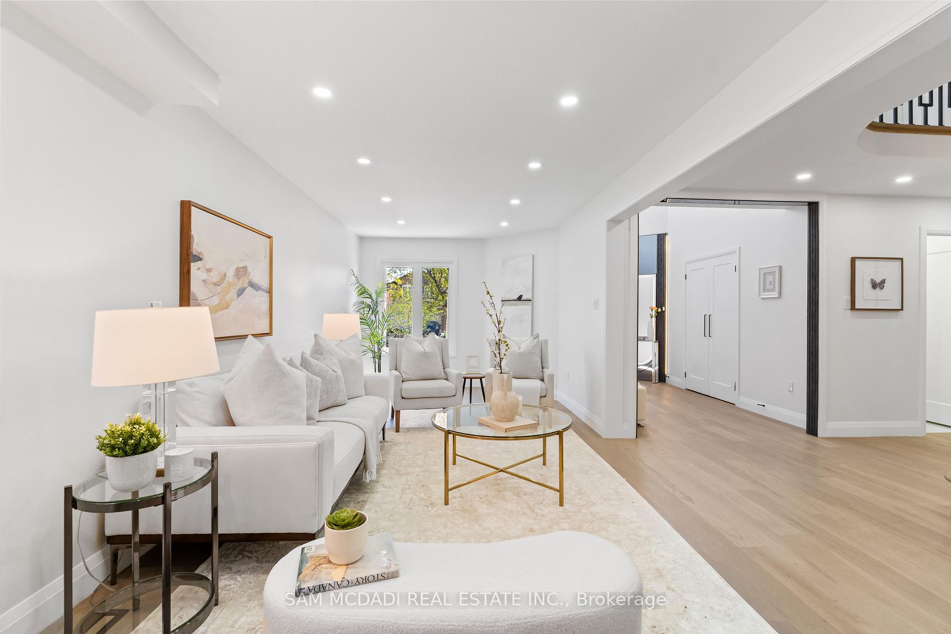 Photo 7 of 1521 Roseway Drive, Mississauga, East Credit — HOMEH