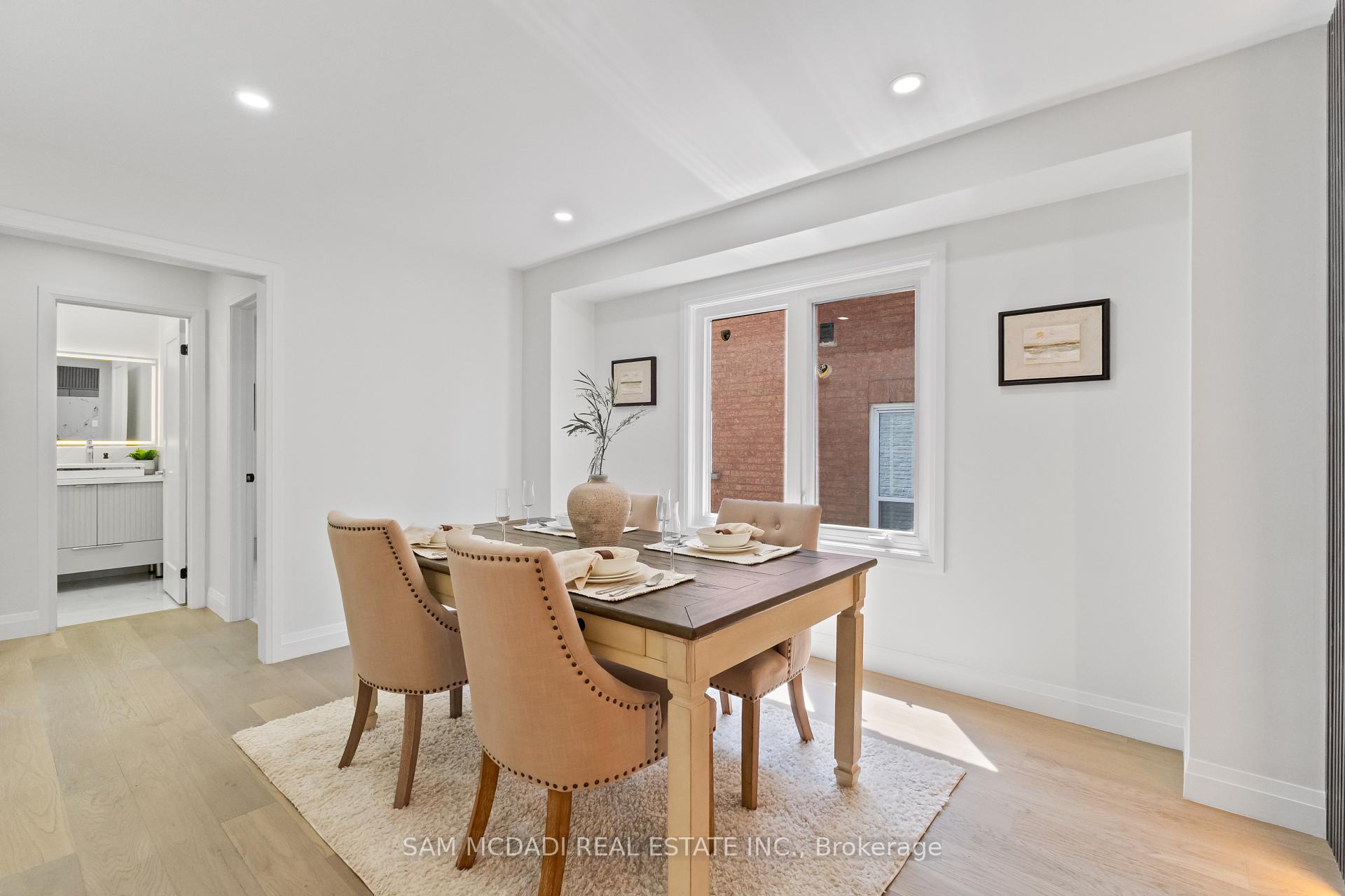 Photo 8 of 1521 Roseway Drive, Mississauga, East Credit — HOMEH