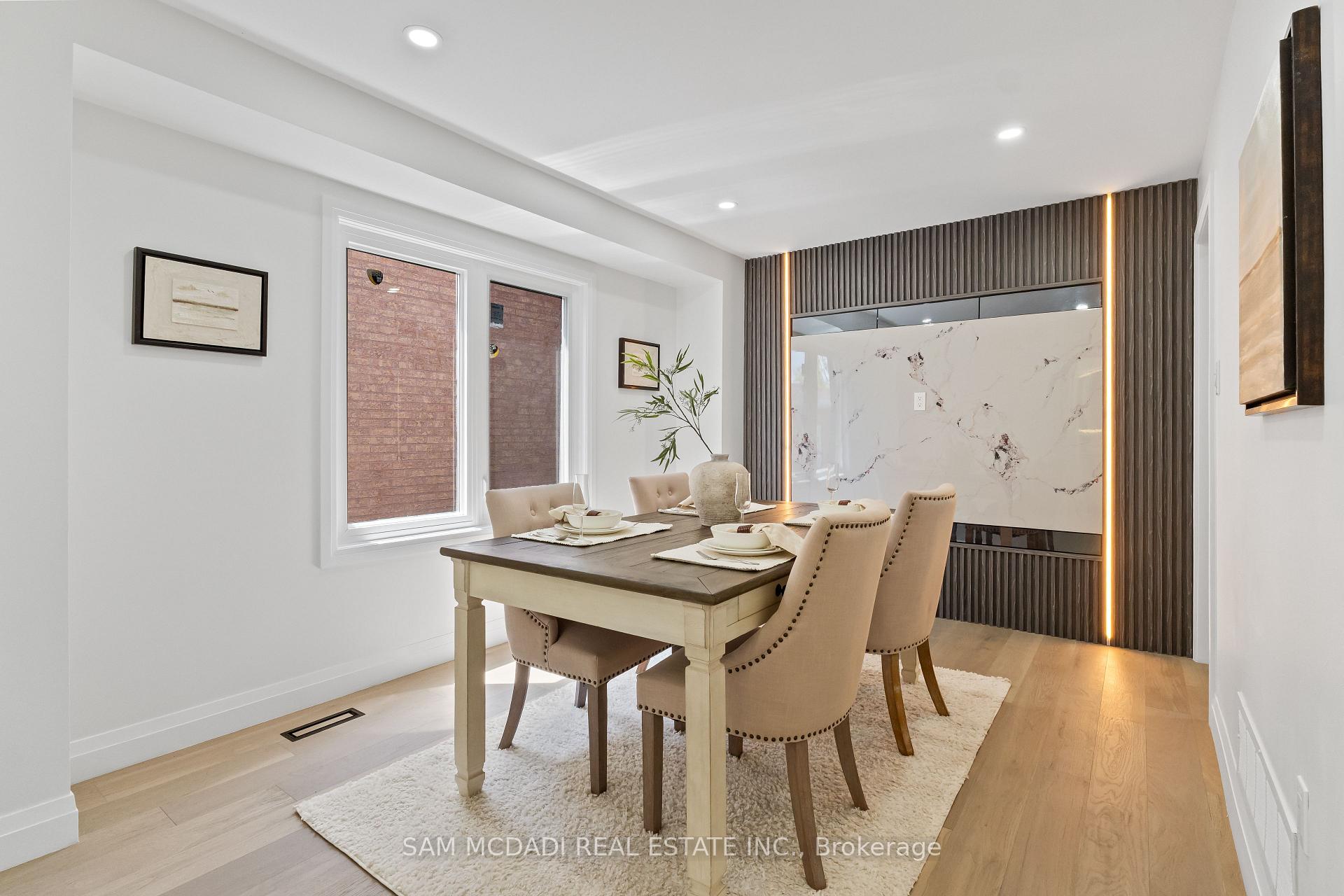Photo 9 of 1521 Roseway Drive, Mississauga, East Credit — HOMEH
