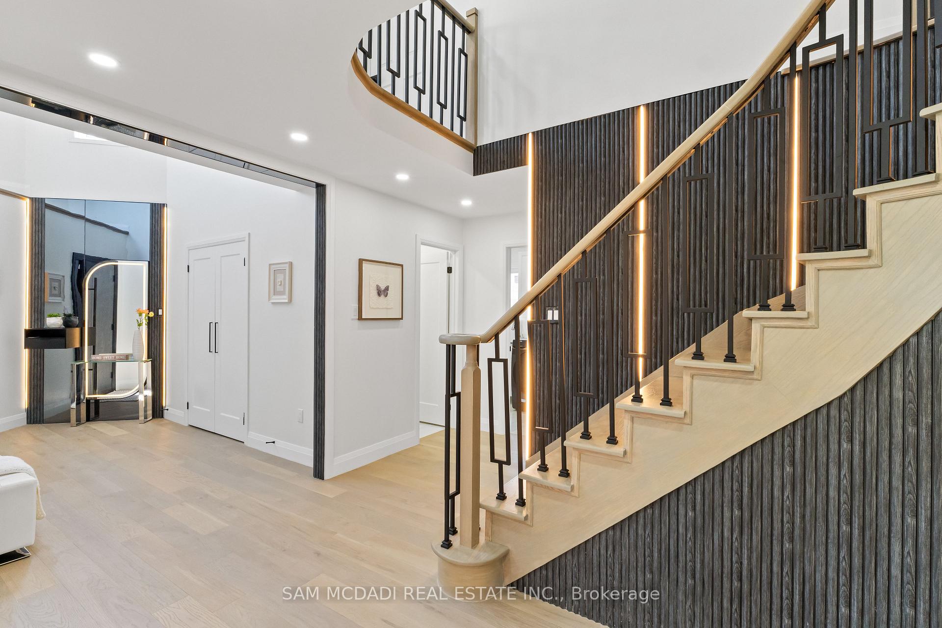 Photo 17 of 1521 Roseway Drive, Mississauga, East Credit — HOMEH